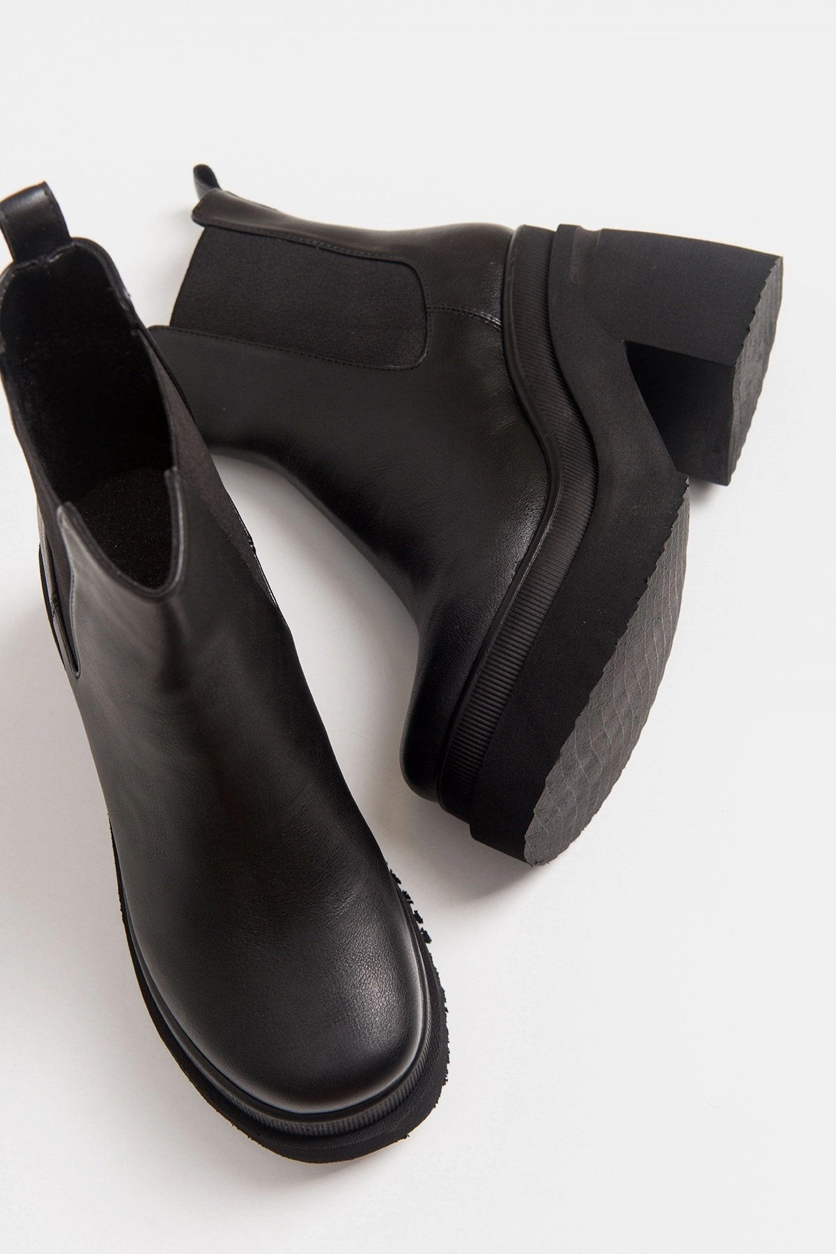 Prologue Shoes Womens Antwerp Chelsea Boot