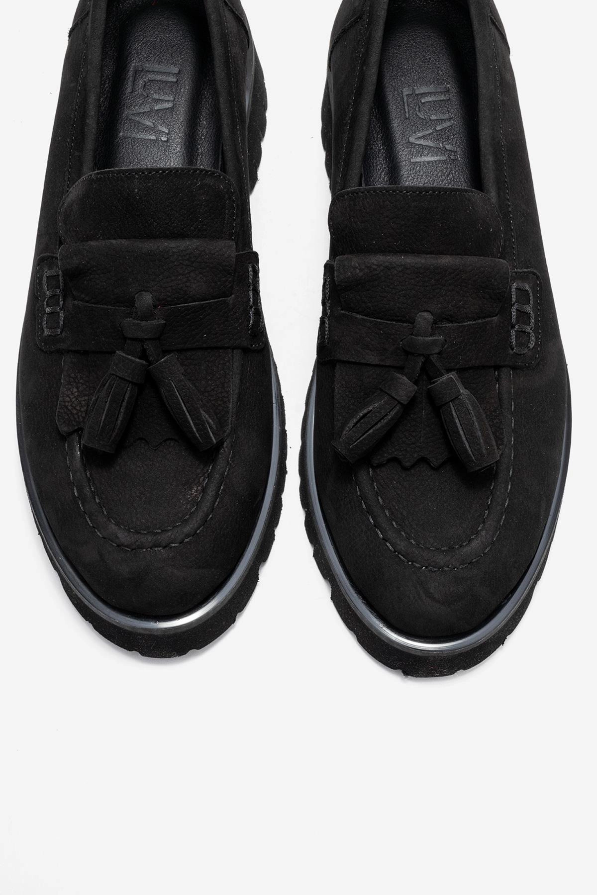 Forever & Always Womens Poen Leather Tassel Loafer