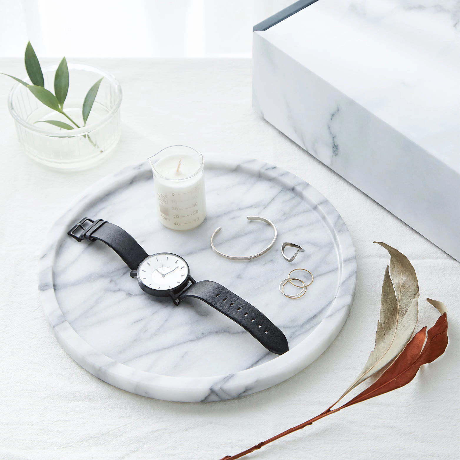 Saboga Home™ Round Marble Tray