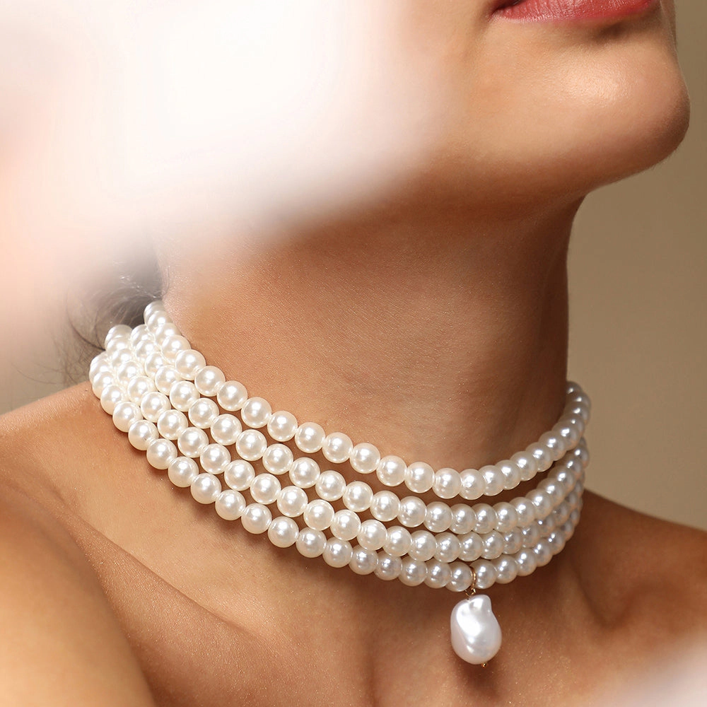 SOHI Women's The Small Jackie Statement Necklace - Pearl White