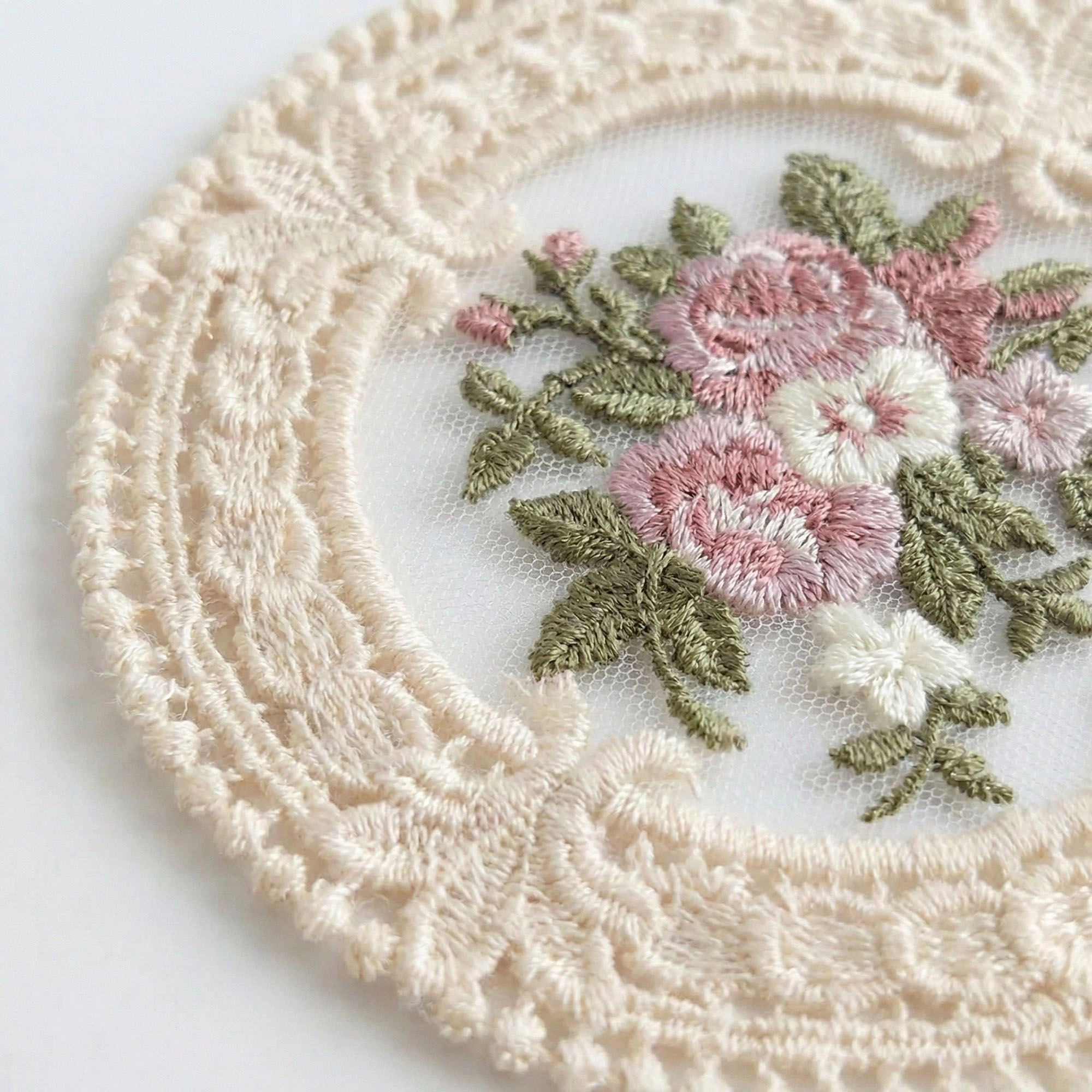 Alilang Unisex 4-PC Round Lace Embroidered Coaster Floral Decorative Table Protector