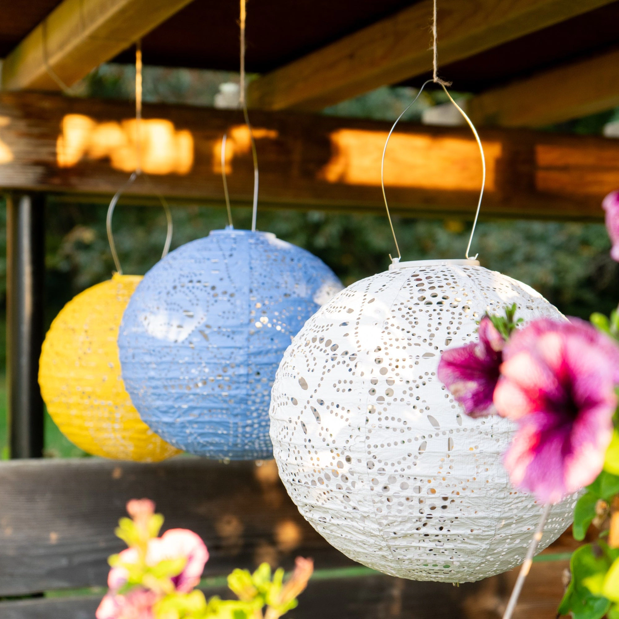 Allsop Home & Garden Soji Stella Monstera 12 Solar Lantern