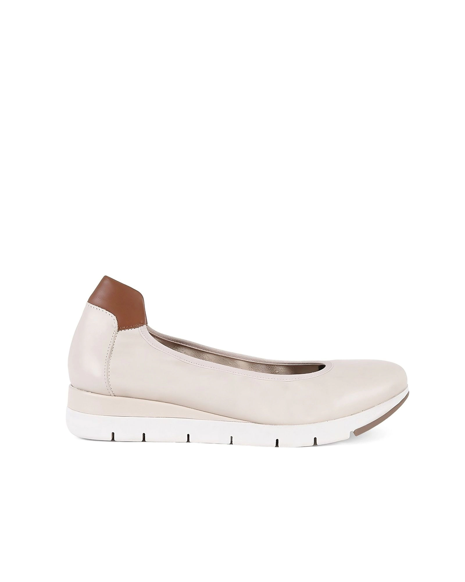 Menina Step Womens Promenade Leather Comfort Flat