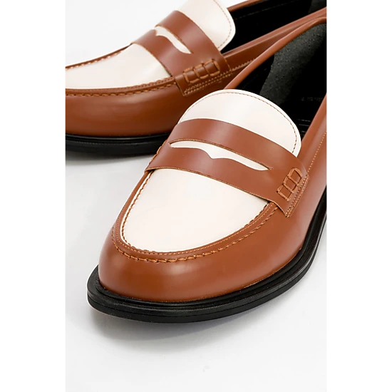 Prologue Shoes Womens CHOOS Loafer