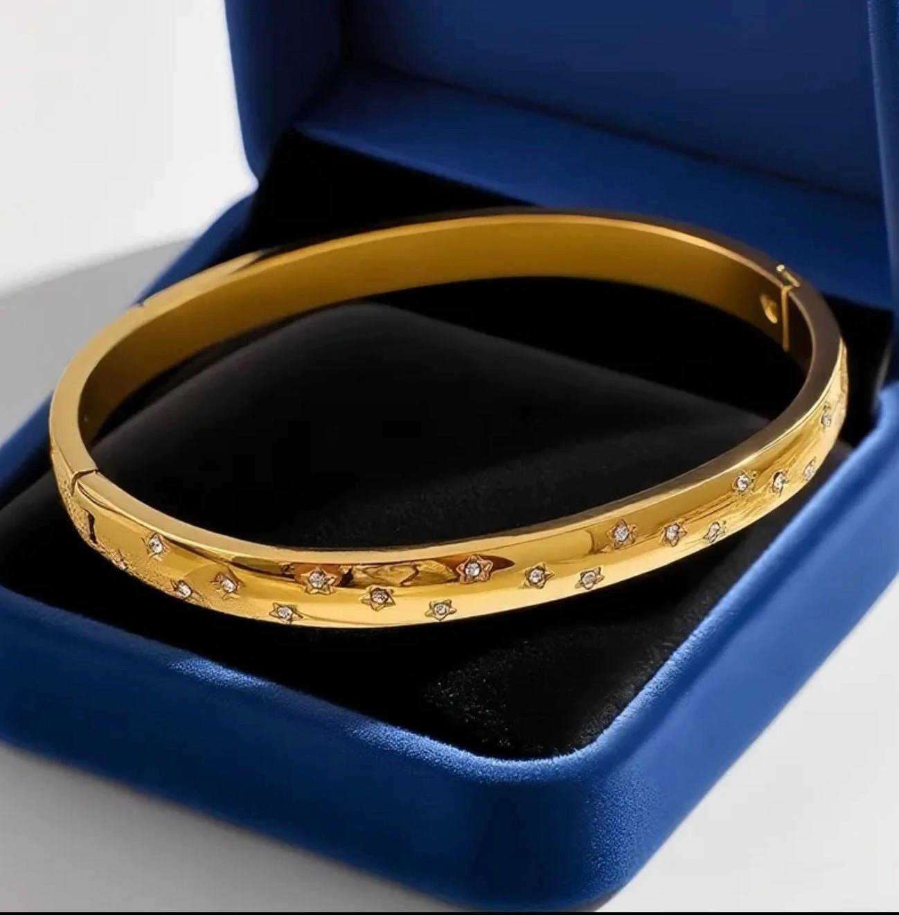DressAtR Women's Star 18K Gold Plated Zircon Bracelet