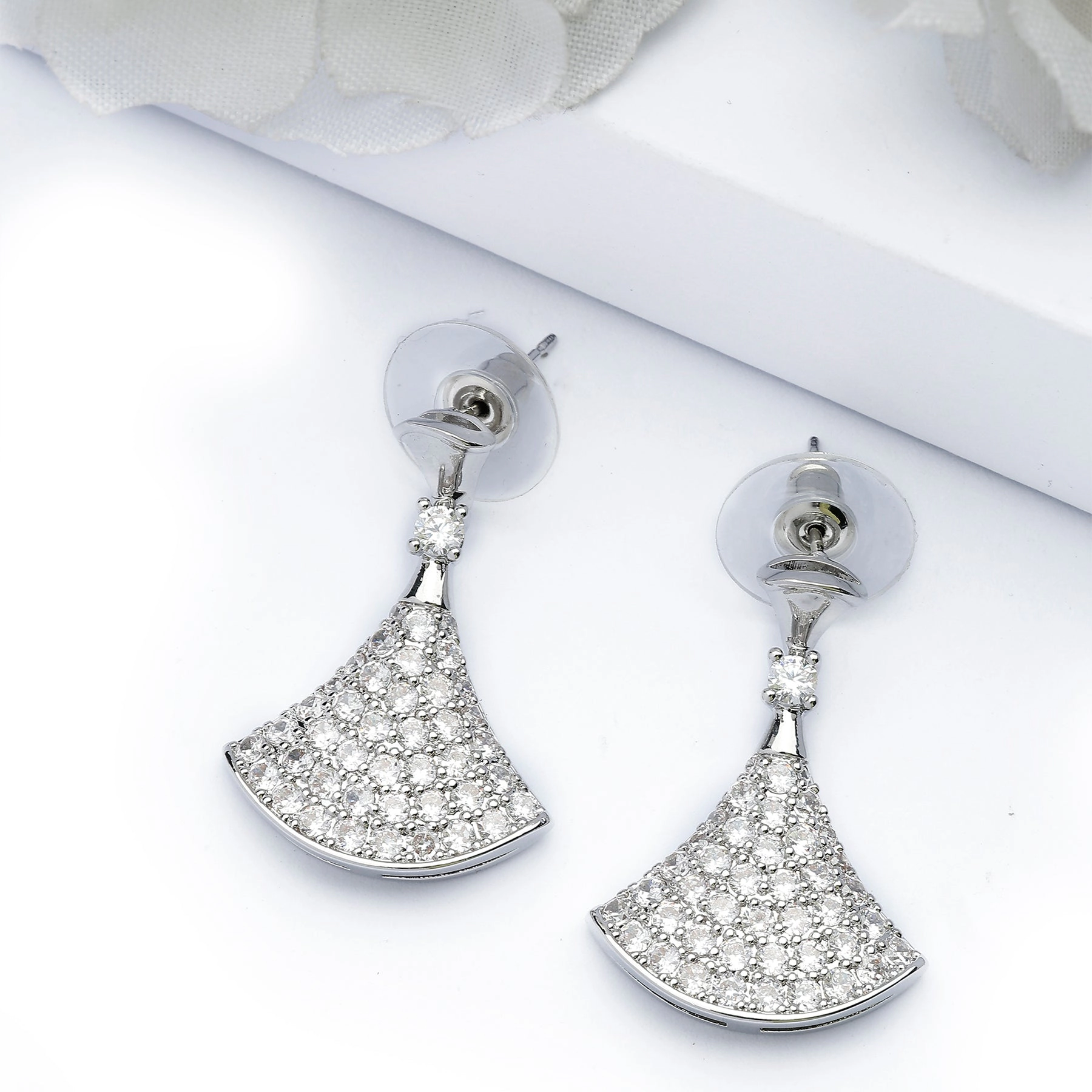 AGP PARIS Womens Shimmering Classy Drop Earrings