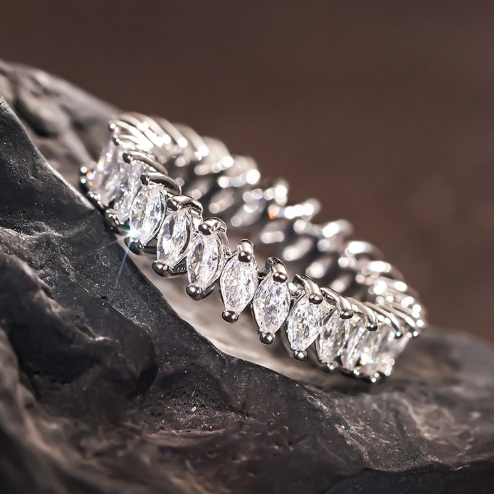 Silver Plated Square Cubic Zirconia Inlaid Minimalist Shining Ring