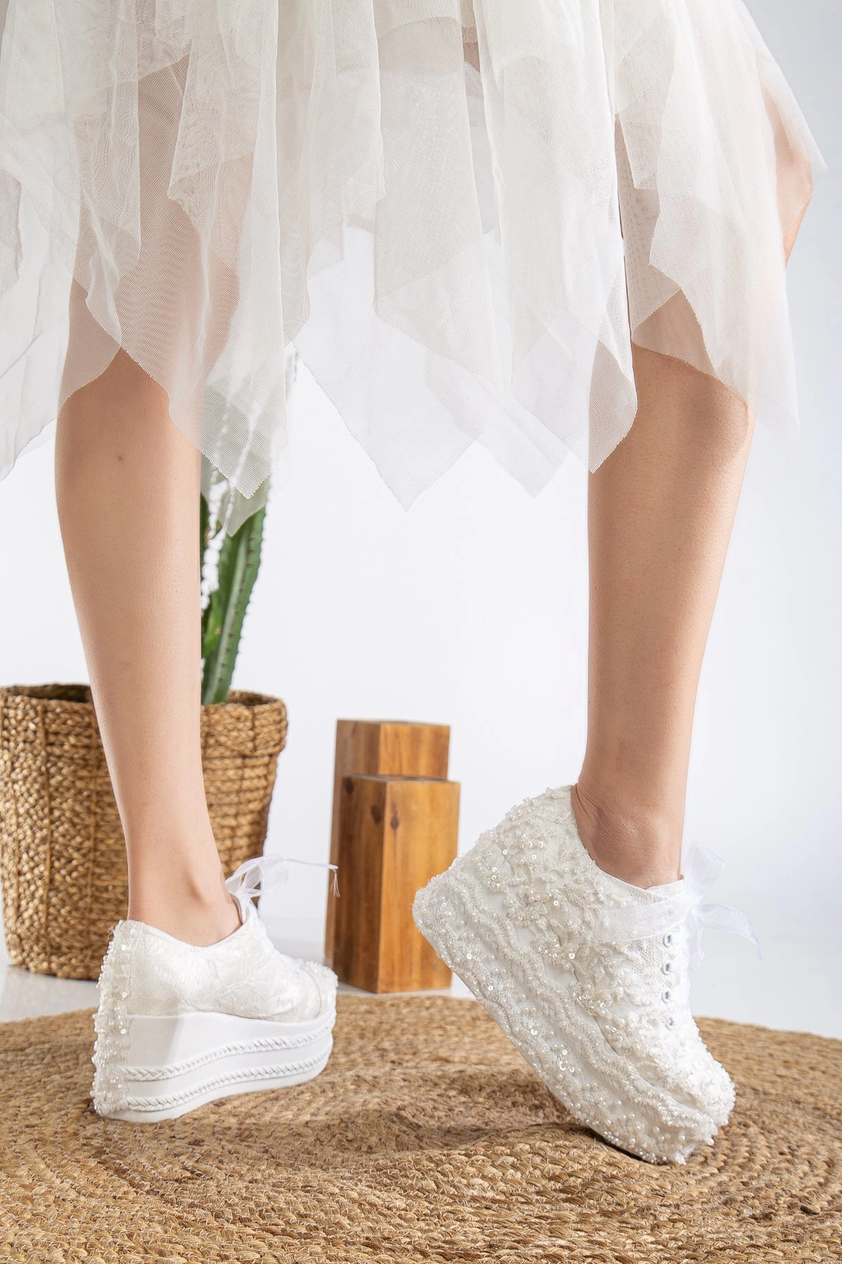 Forever & Always Womens Florette Lace Bridal Platform Sneakers