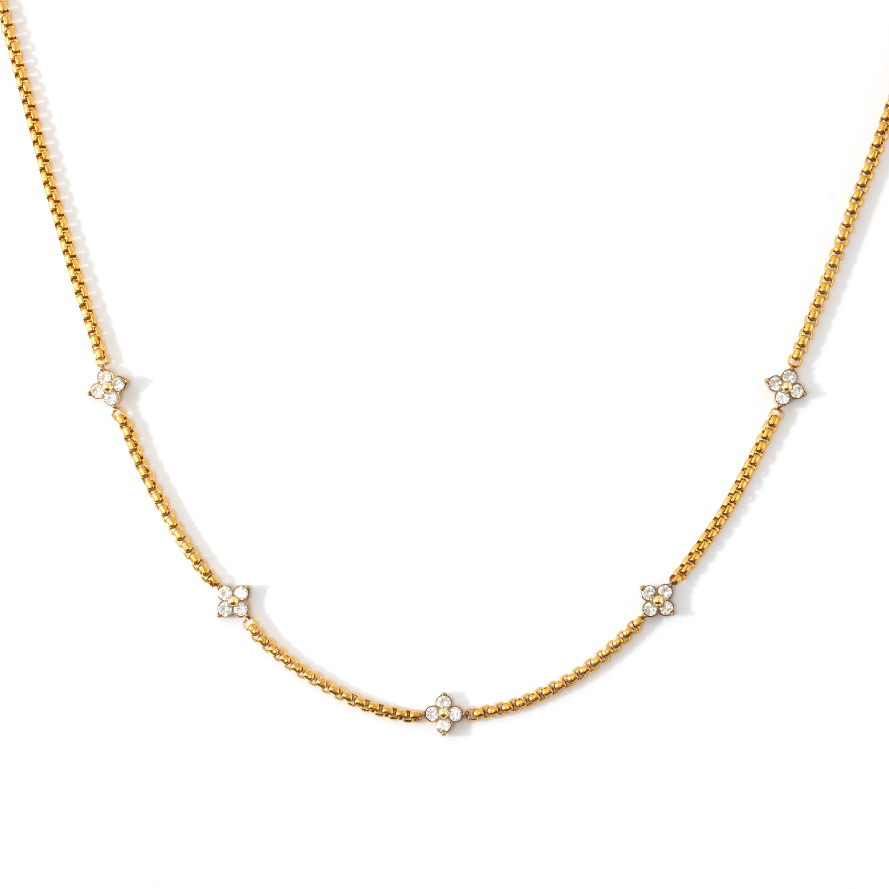 Mint & Lily Women's Radiant Clover Necklace