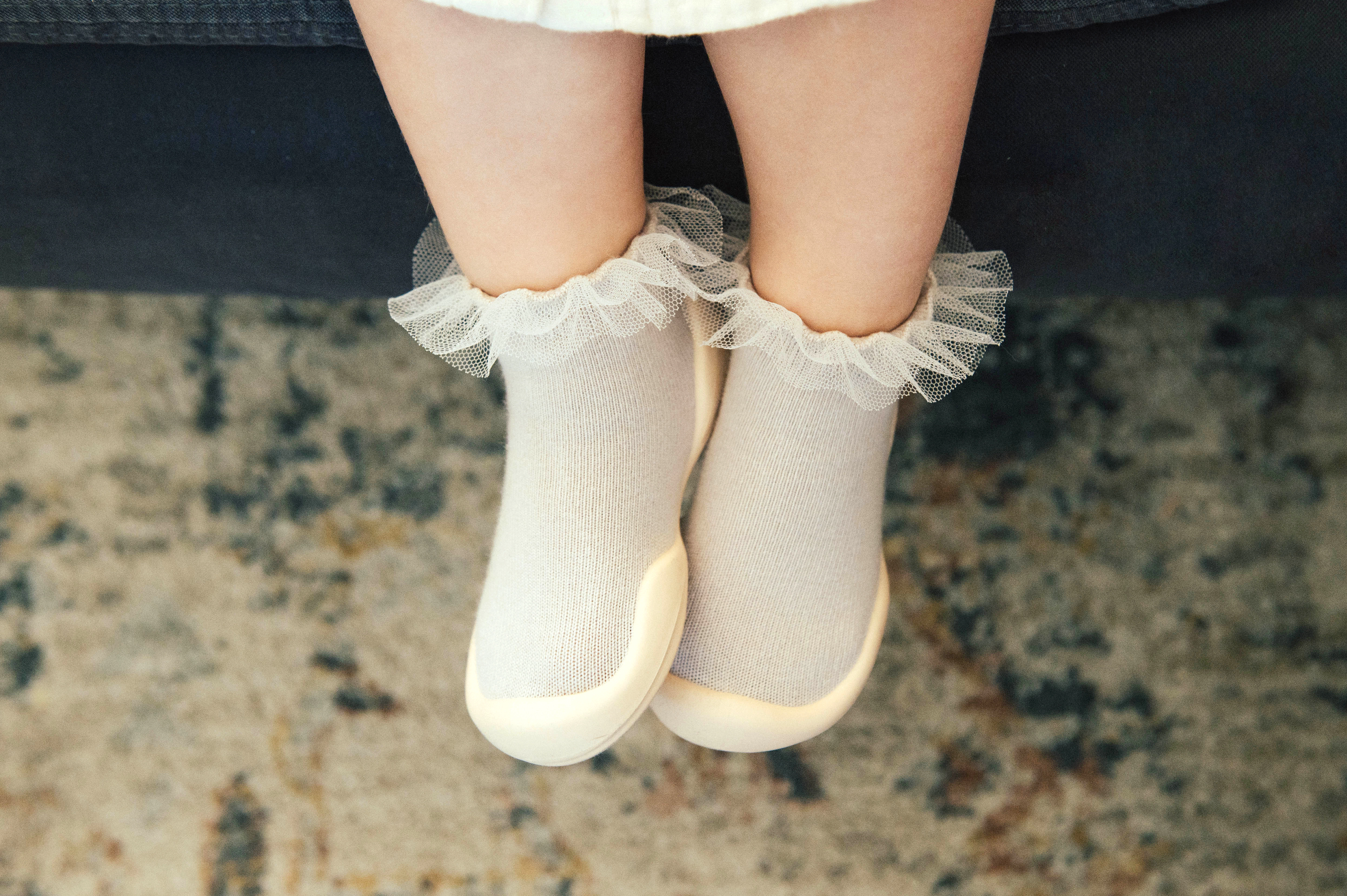 Komuello Toddler Girl First Walk Sock Shoes Lace Trim - Tull Beige