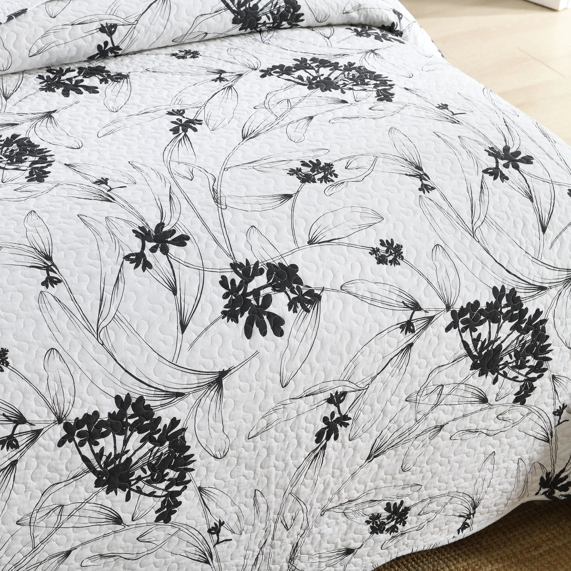 MarCielo 3 Pieces Polyester Black and White Botanical Floral Quilt Bedspread Set