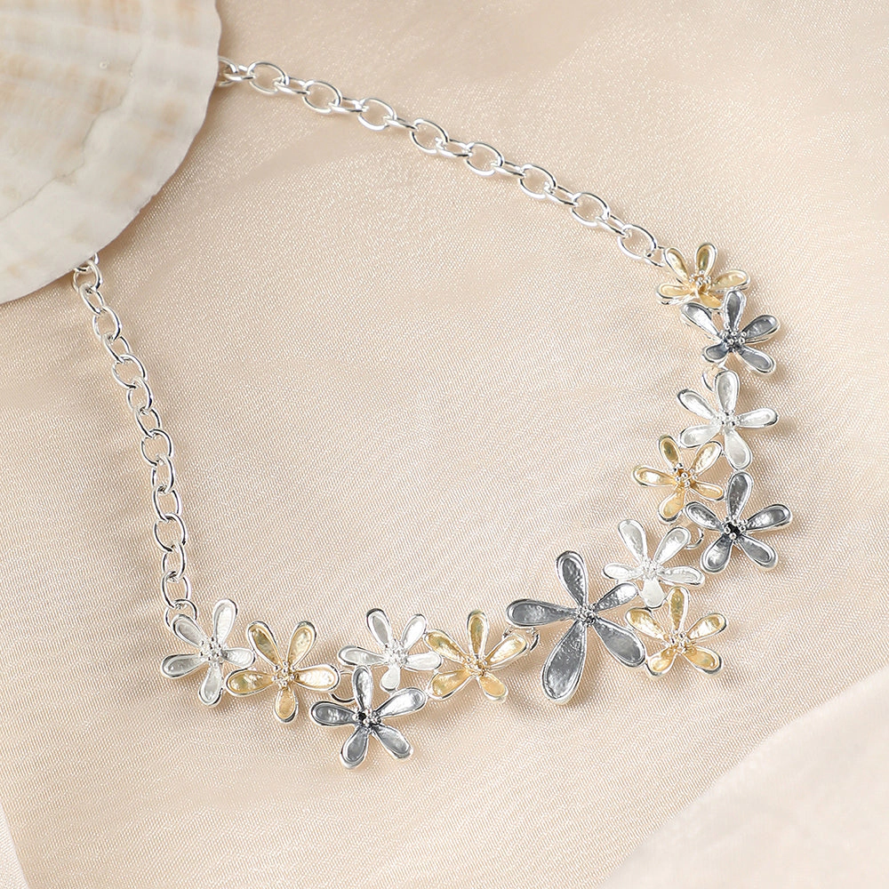 SOHI Women's Champayne Gold:metallic Silver the Daisy Collar Necklace