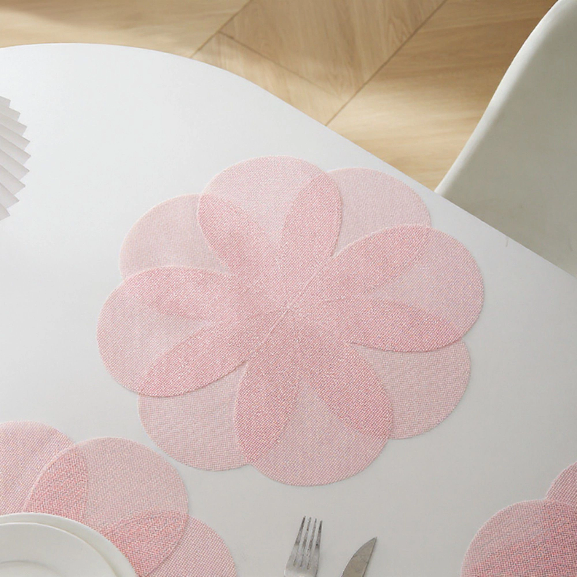 Alilang Unisex 2-Piece Flower Shaped Placemat with Petal Design Cutout