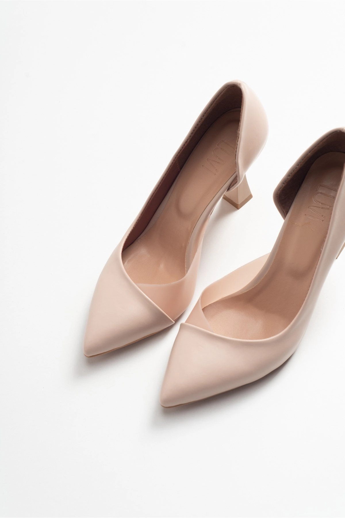 Prologue Shoes Womens Ursula Pointed Toe Pump
