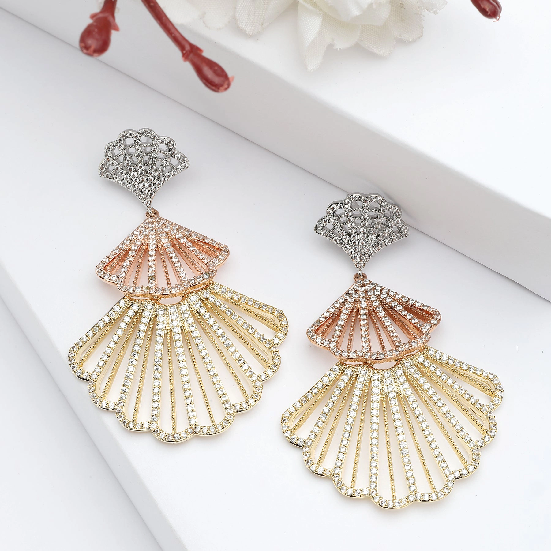 AGP PARIS Womens Diva Shell Shaped Drop Earrings