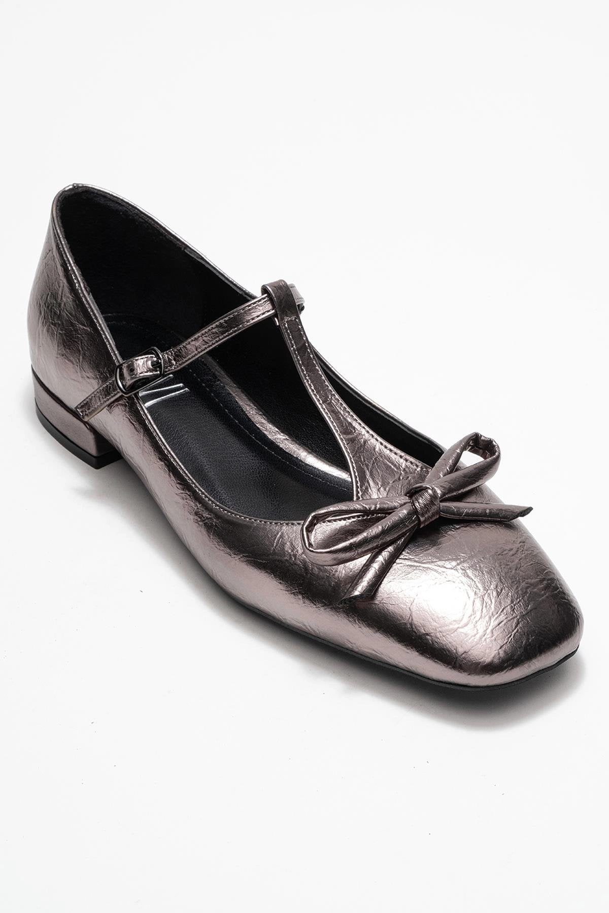 Prologue Shoes Womens Lorena T Strap Ballet Flat