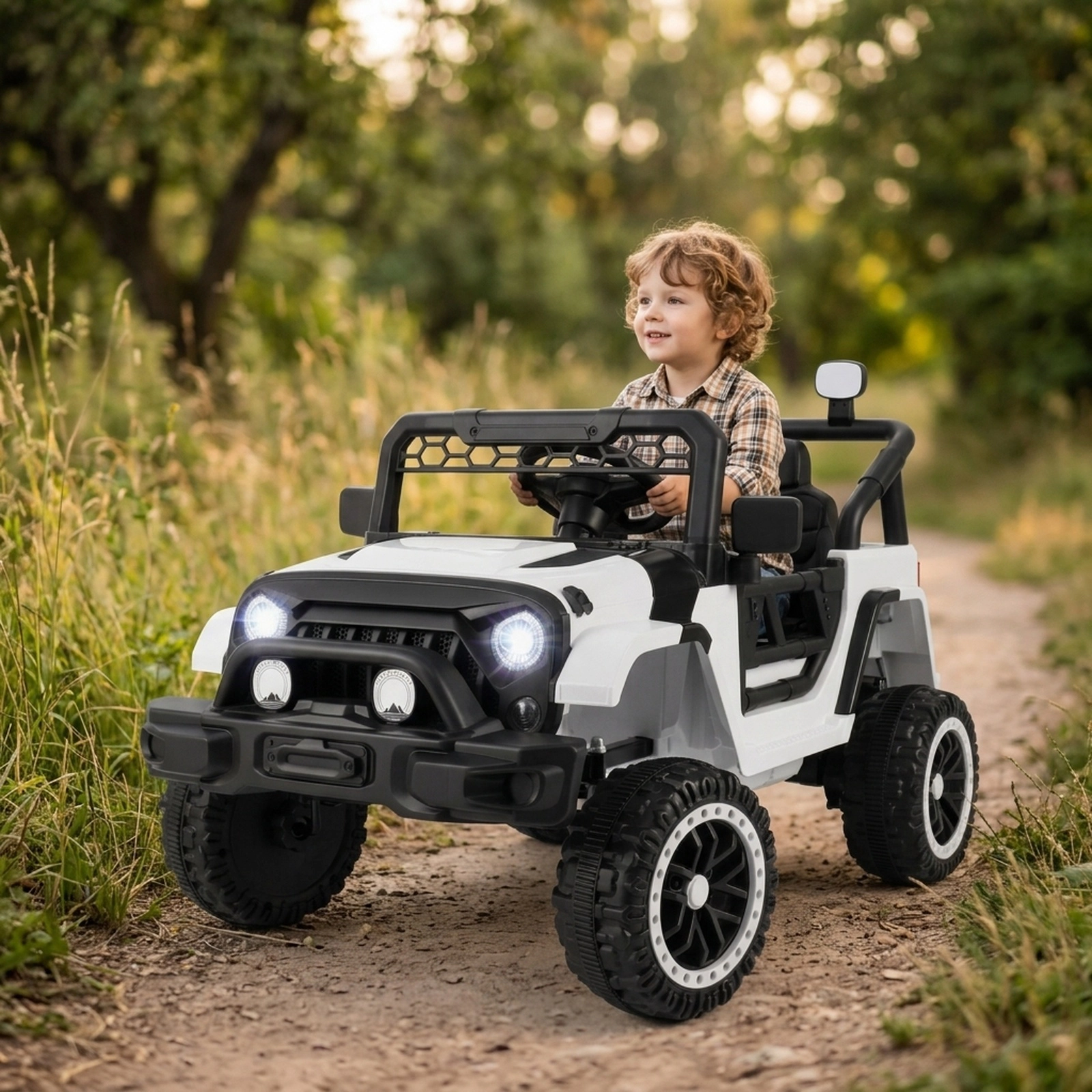 12V Kids Ride On Truck Parent Remote 3 Speeds Adjustable Harness Lockable Doors and 4-Wheel Suspension Ages 3-5 Black