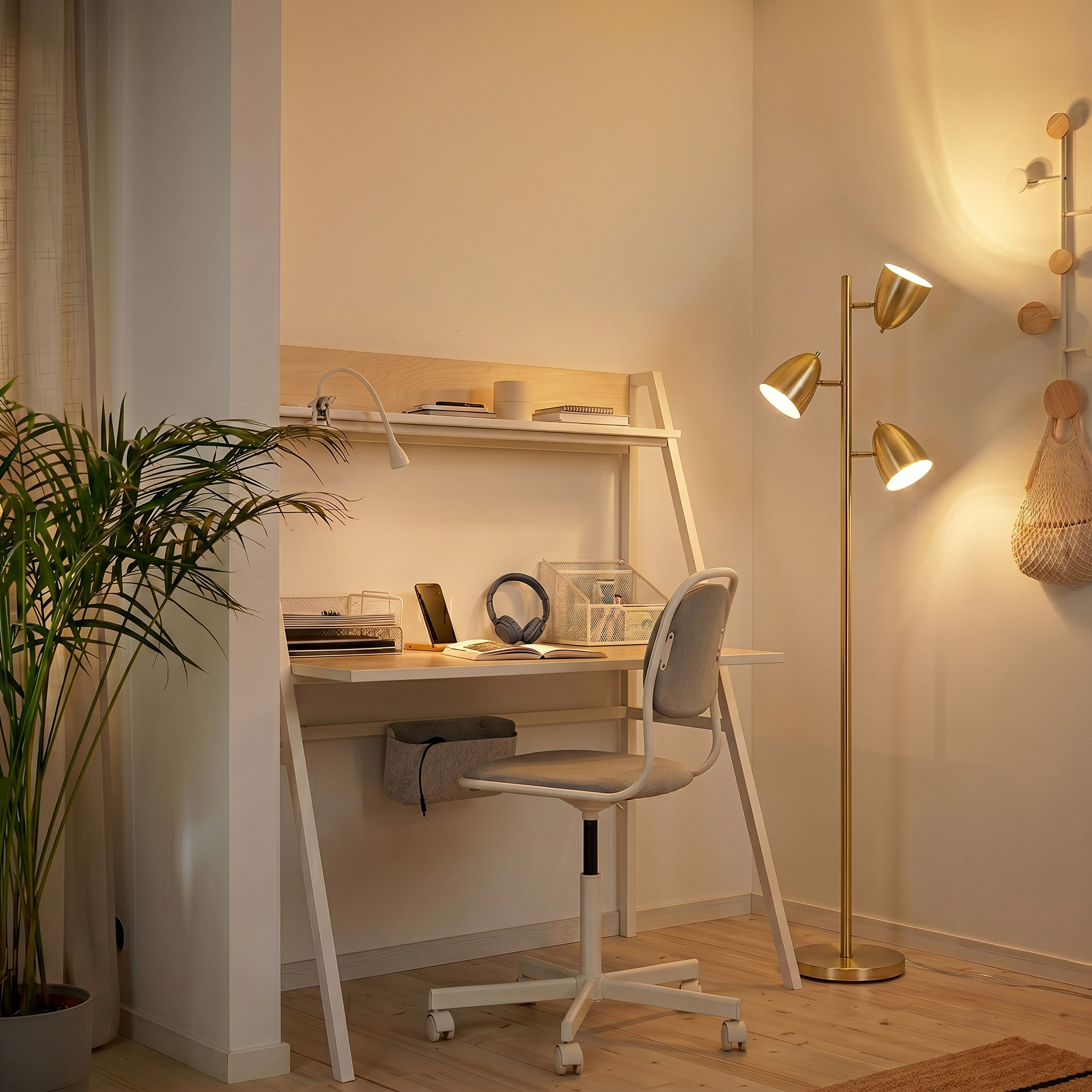Brightech Jacob Tree Adjustable Floor Lamp