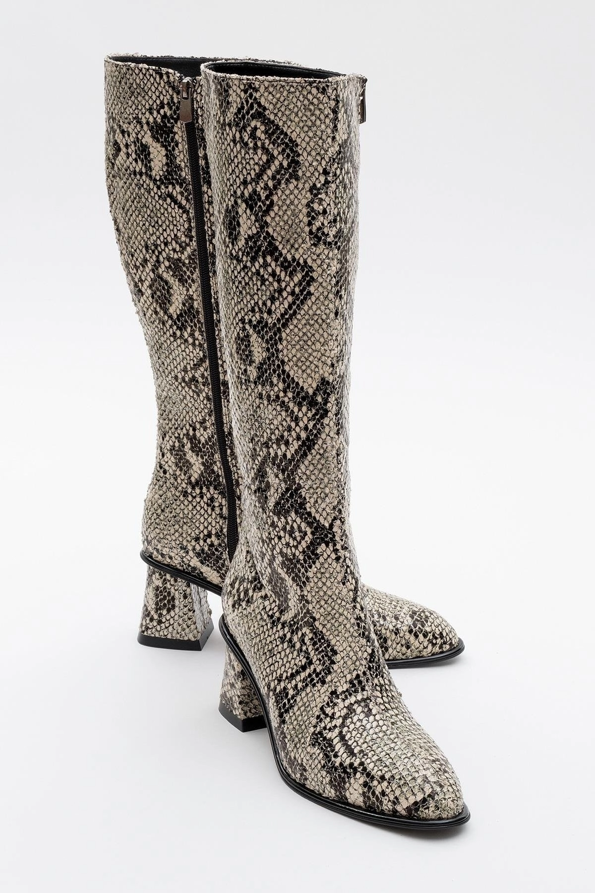 Prologue Shoes Womens Elly Pattern Block Heel Boot