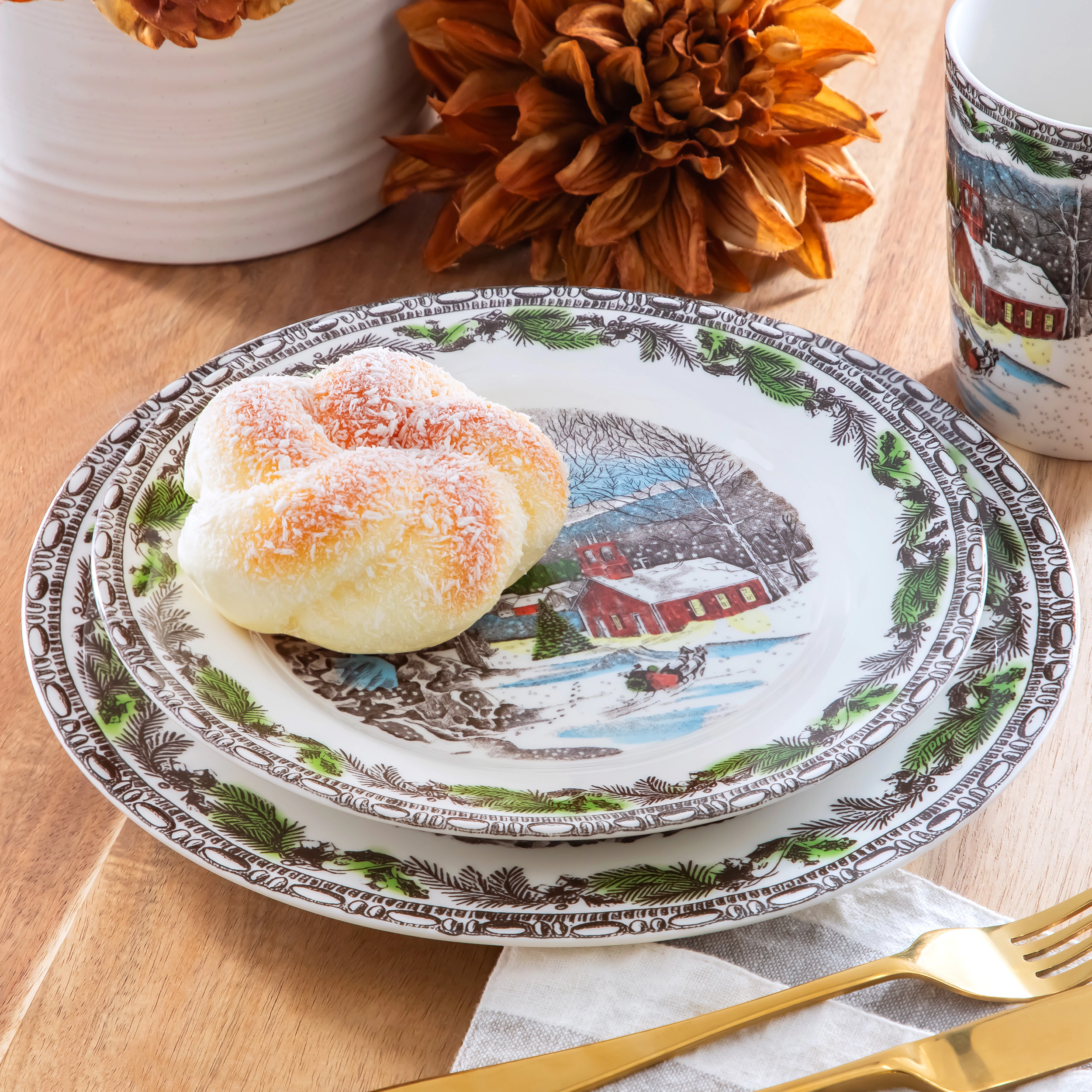 Elama Holly 16 Piece Porcelain Holiday Dinnerware Set