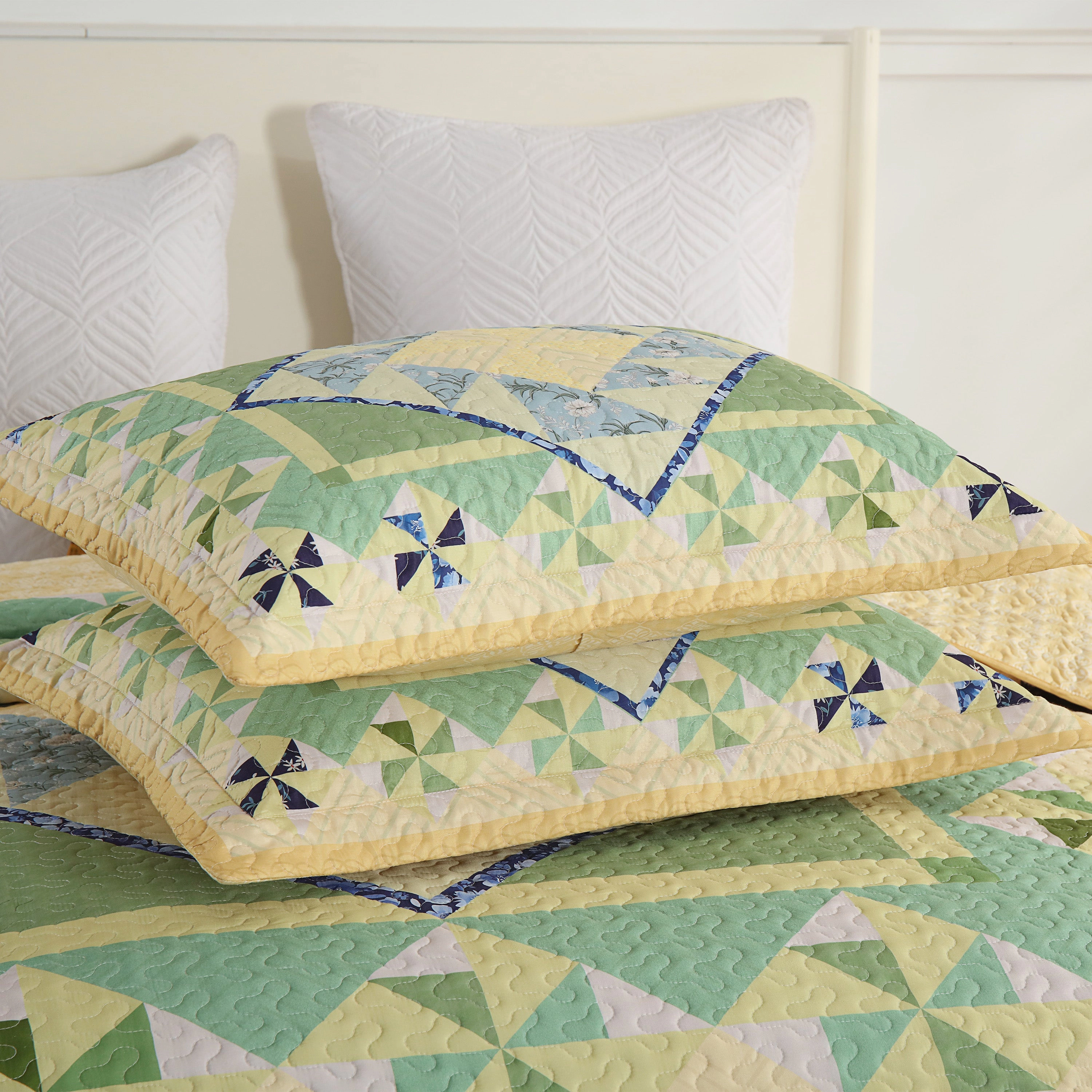 MarCielo 3 Pieces Reversible Geometric Quilt Bedspread Set