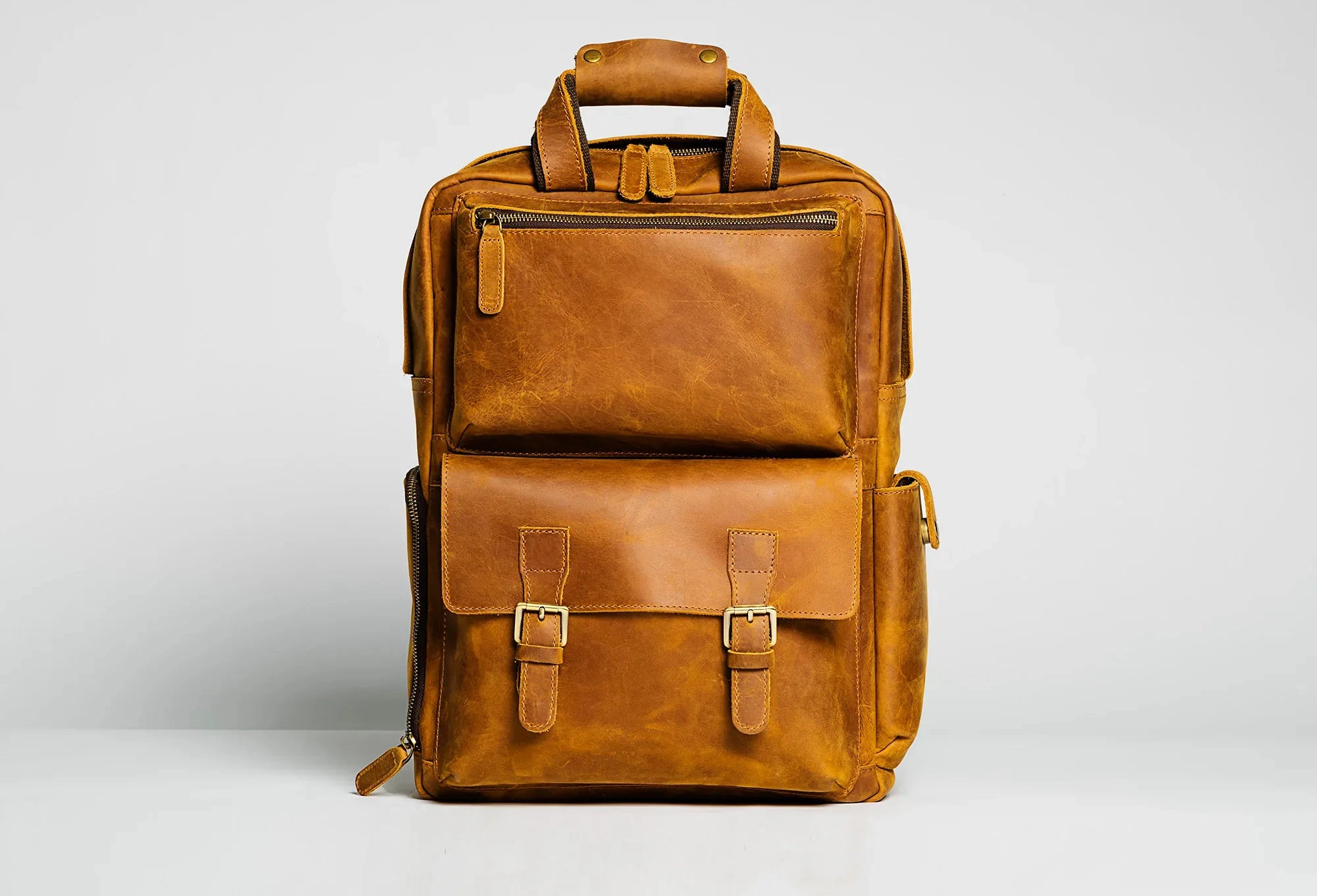Steel Horse Leather Unisex The MANN Bag | Large Capacity Leather Camera Backpack