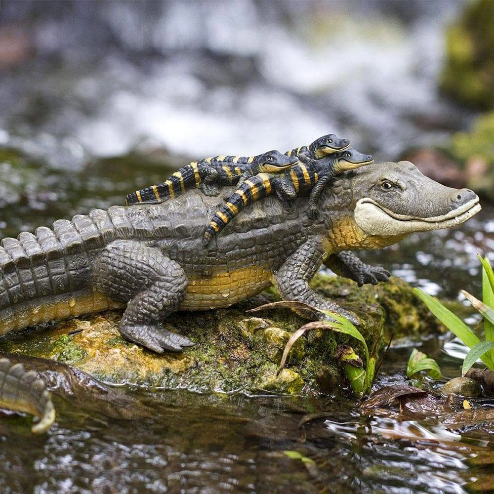 Safari Ltd. - Alligator with Babies Kids Toy Figure