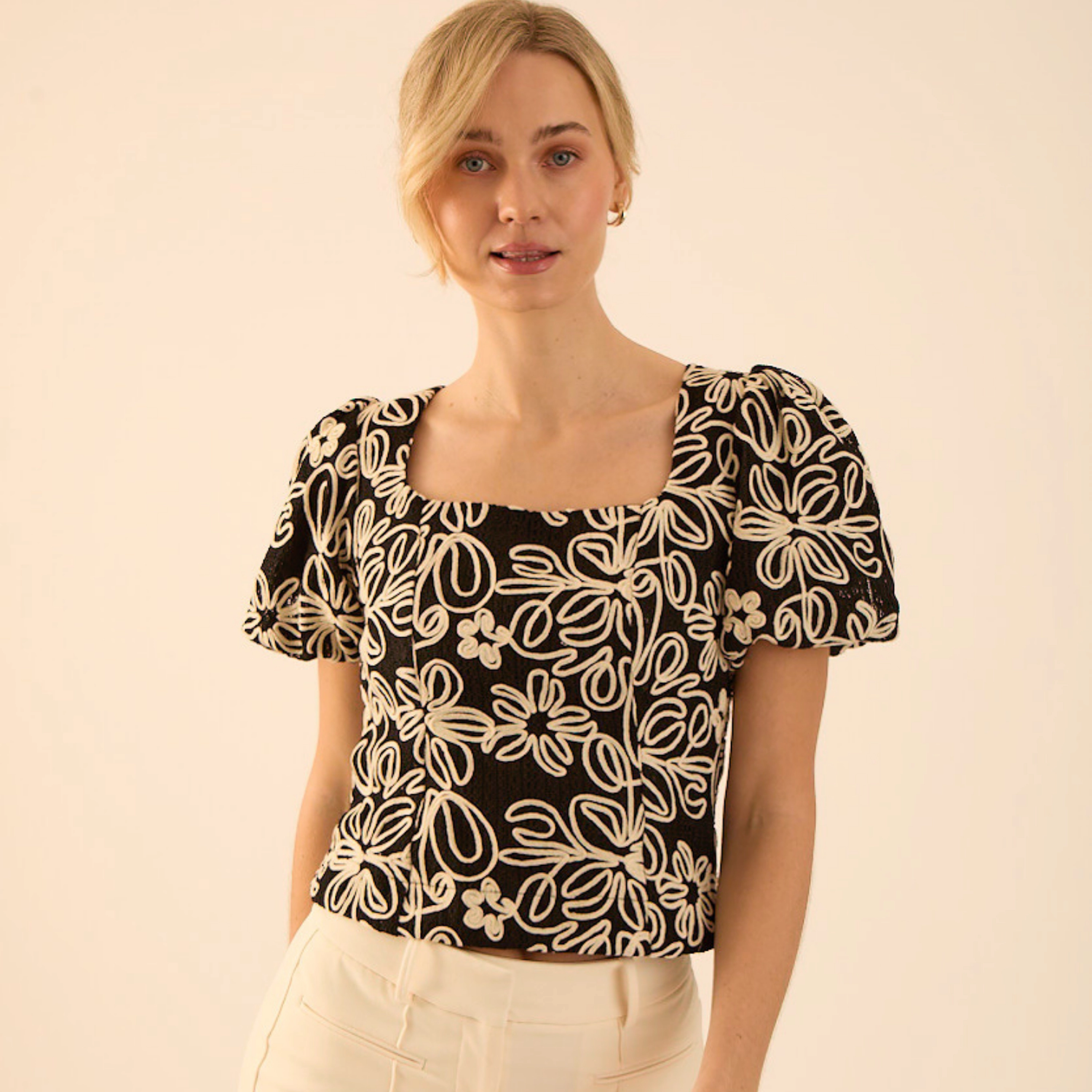 Rose & Nancy Women's Rhea Lace Black And White Fitted Top