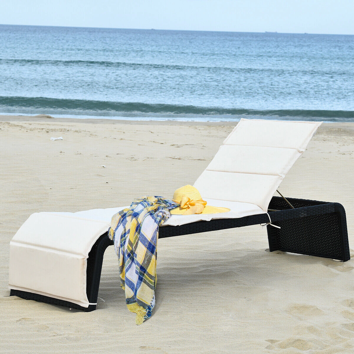 SUGIFT White 5-Position Backrest Cushioned 700-lb Capacity 85 in Patio Rattan Chaise Recliner
