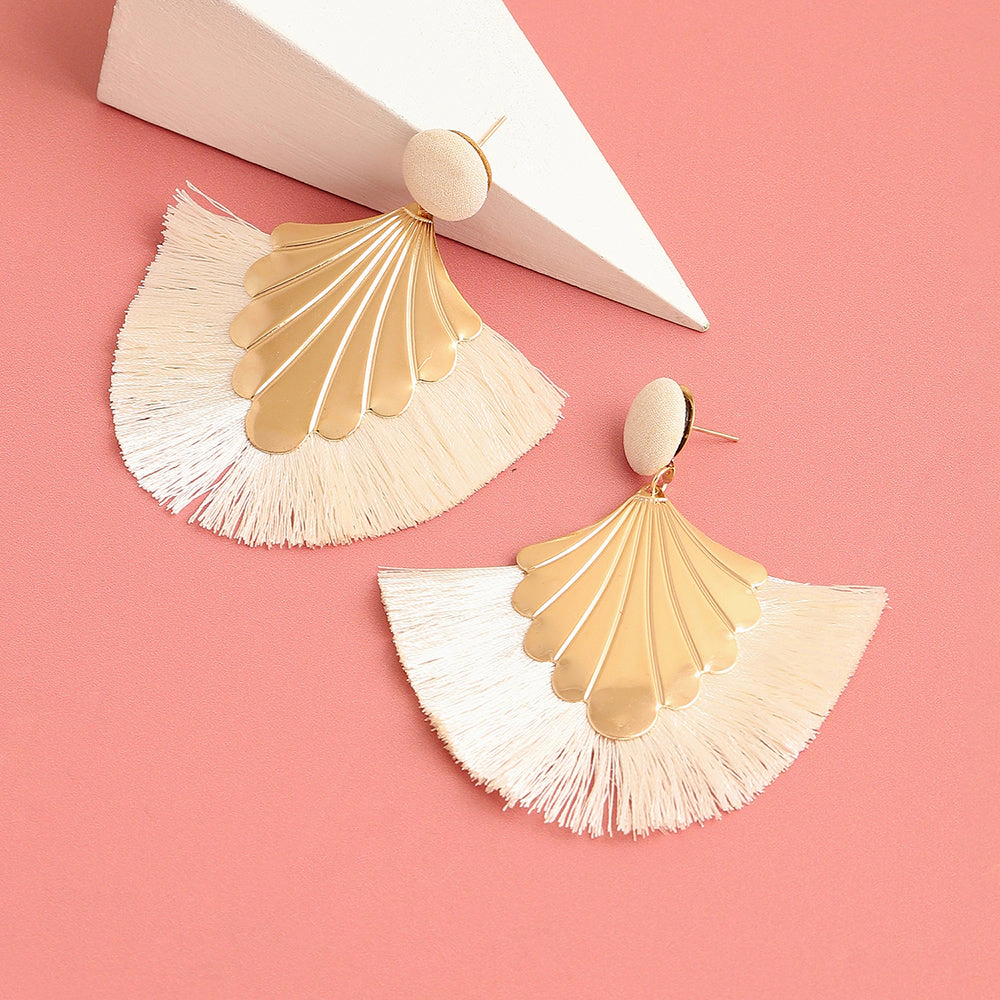 SOHI Women's Off-White Aloha Drop Earrings