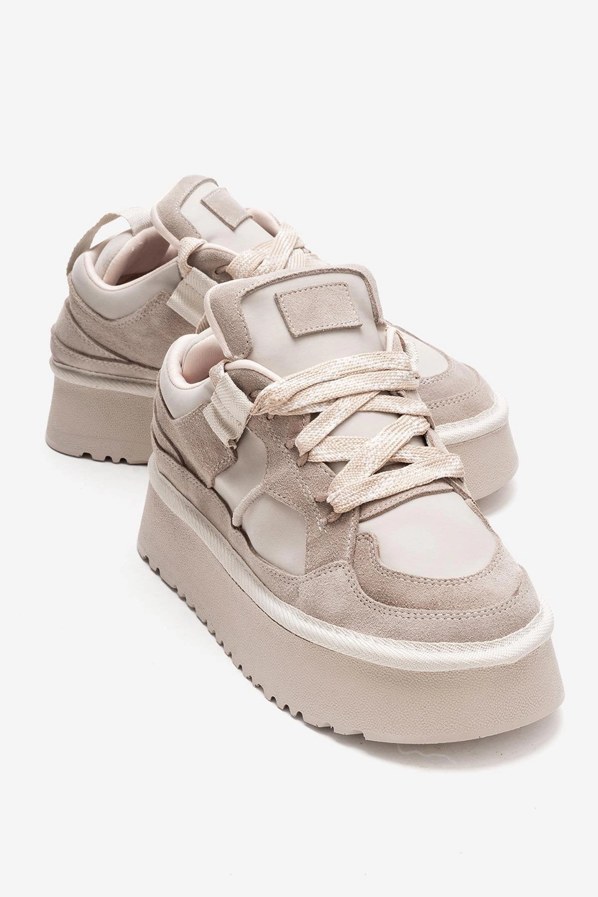 Forever & Always Womens Riven Leather Platform Sneaker