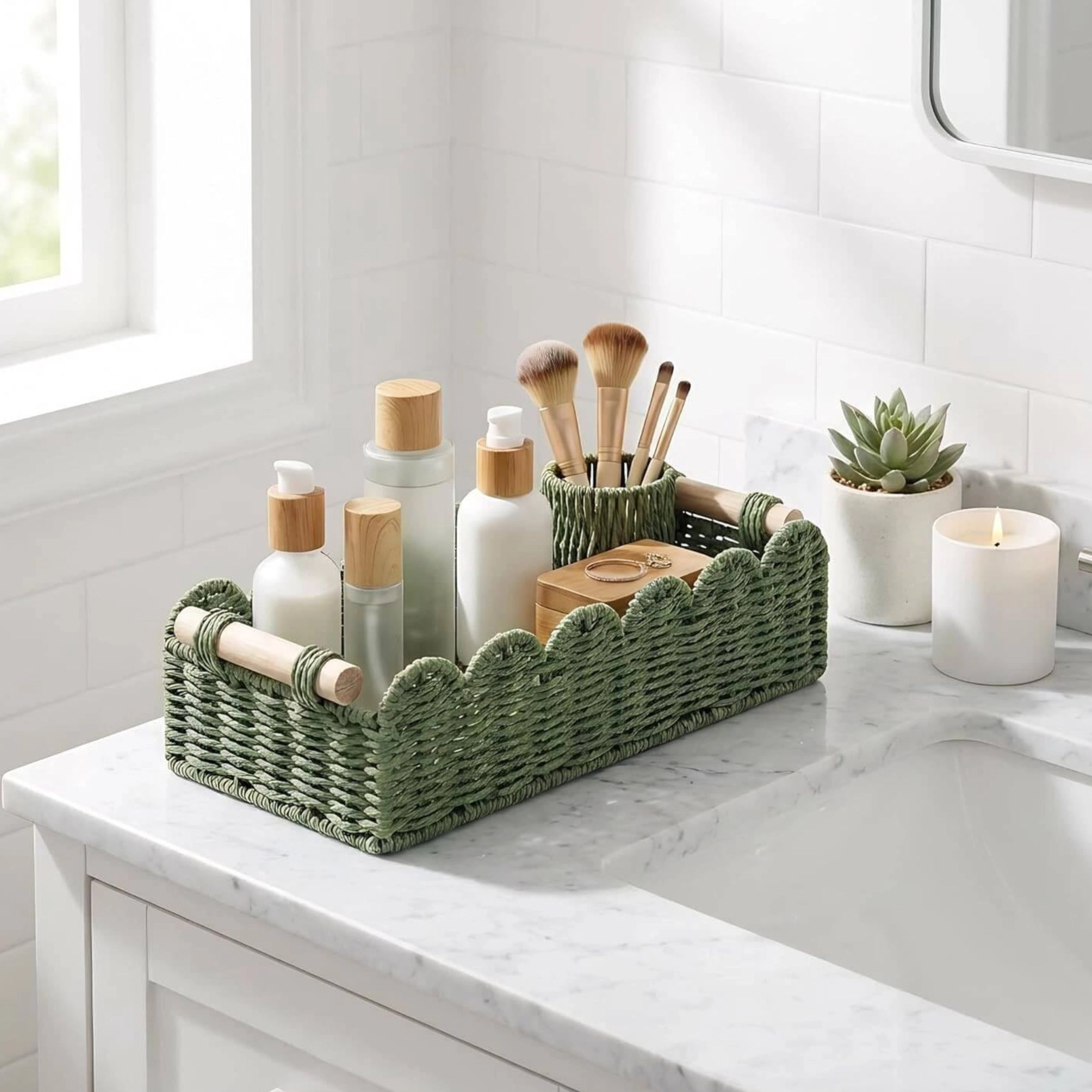 Stock Preferred Handwoven Scalloped Toilet Paper Storage Basket with Handle for Bathroom