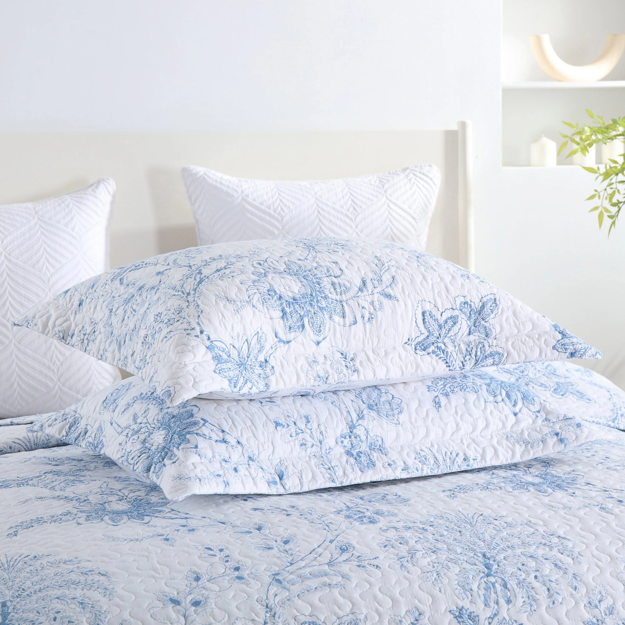 MarCielo 3 Piece Printed Floral Lightweight Quilt Bedspread Set