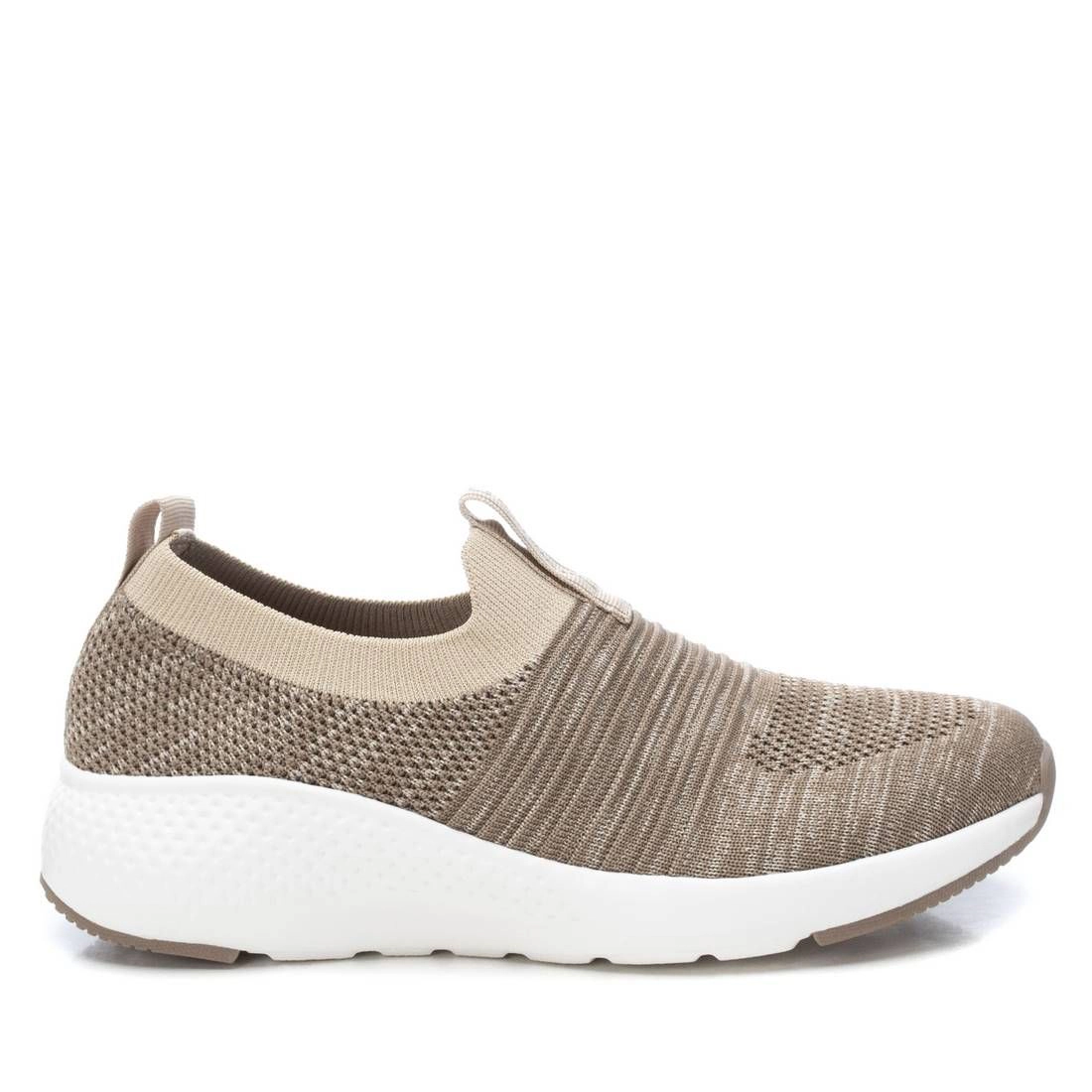 Refresh Women Sneakers Slip-On Fabric Upper, Lightweight Non-Slip Rubber Sole
