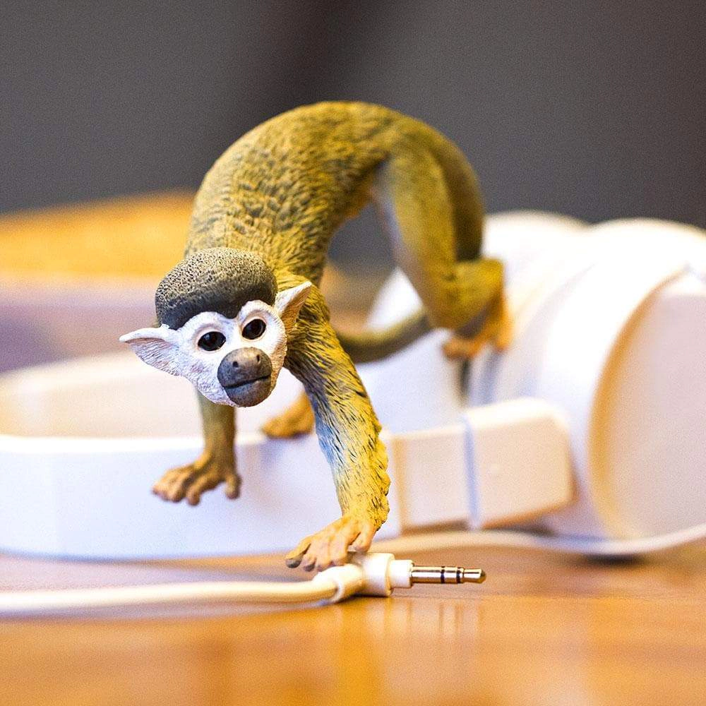 Safari Ltd. - Squirrel Monkey Kids Toy Figure