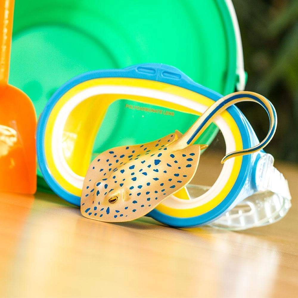 Safari Ltd. - Blue Spotted Ray Kids Toy Figure