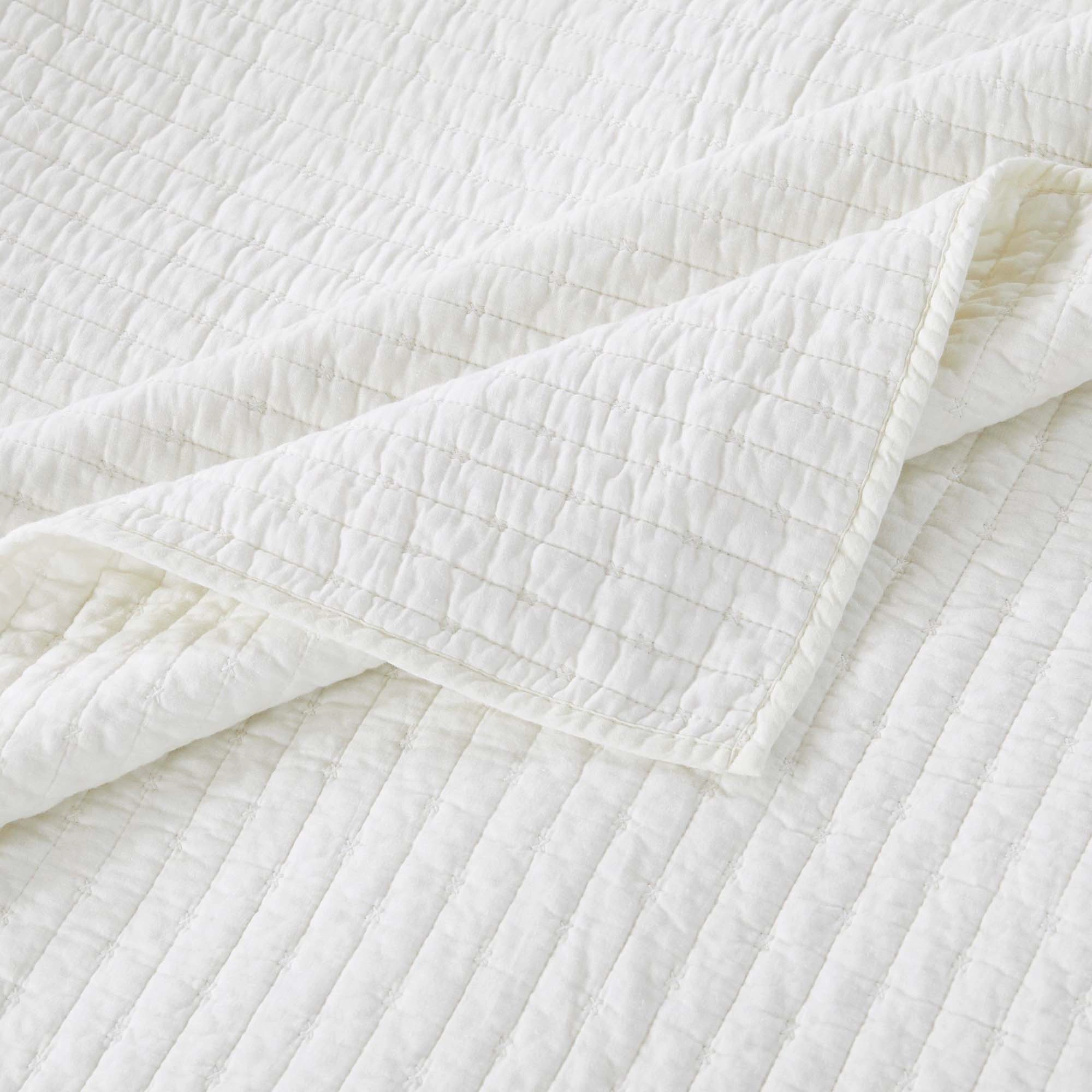 Greenland Home Fashions Monterrey Finely Stitched Quilt Set Classic Solid Color Style 3 Piece