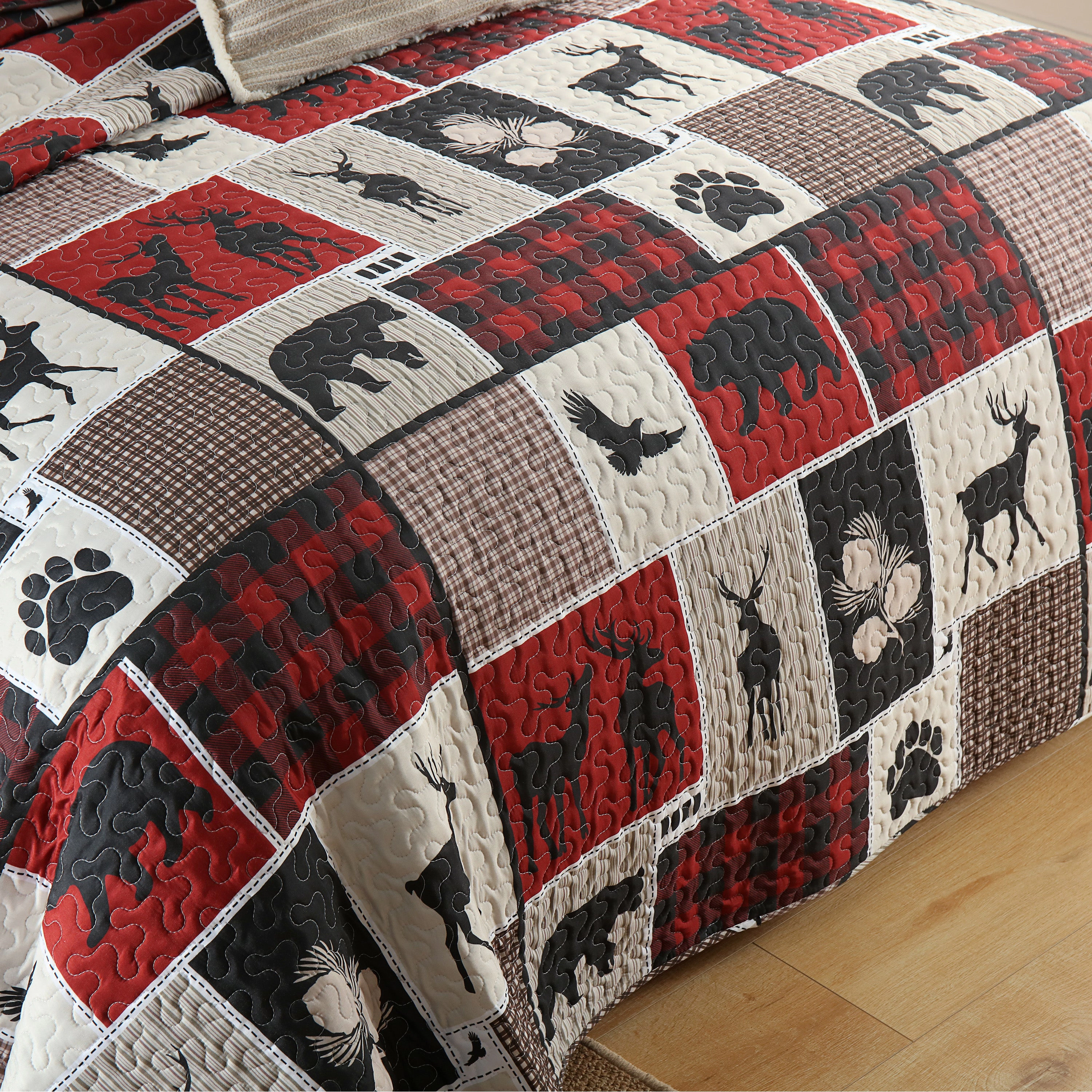 MarCielo 3 Piece Rustic Lodge Quilt Set, Bear Moose Plaid Patchwork Bedspread Set
