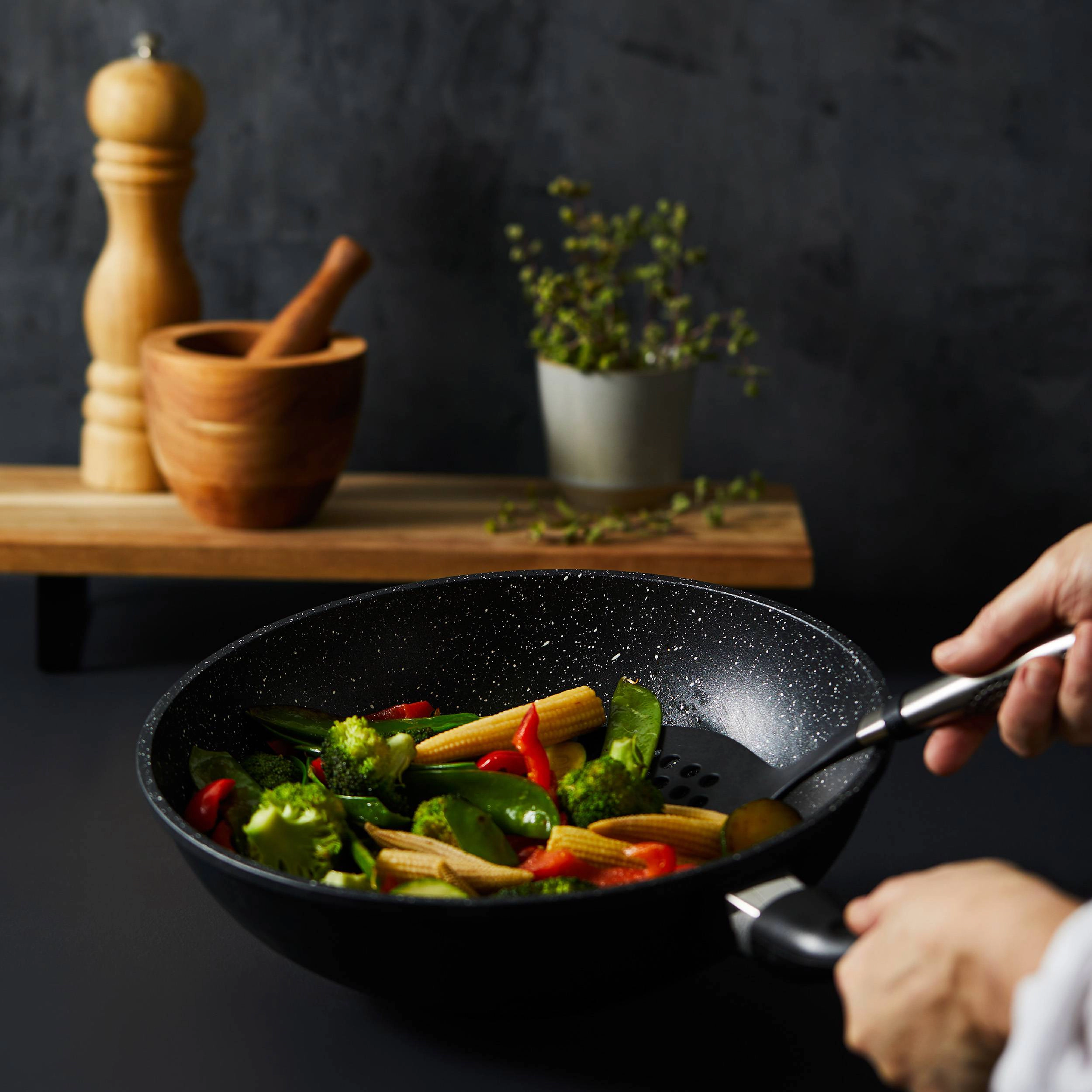 Cuisine::pro® STONE™ Wok With Lid 11"