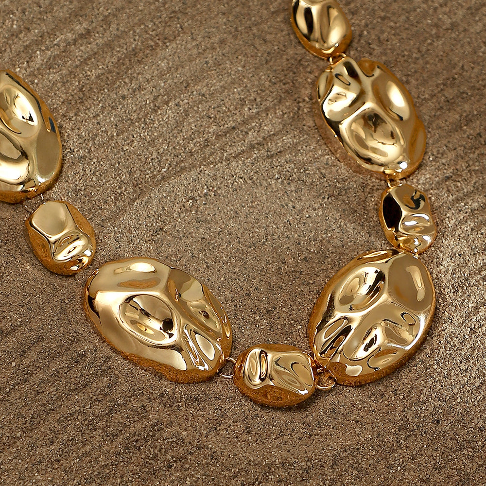 SOHI Women's The Chunky Dented-Pierre Collar Necklace - California Gold