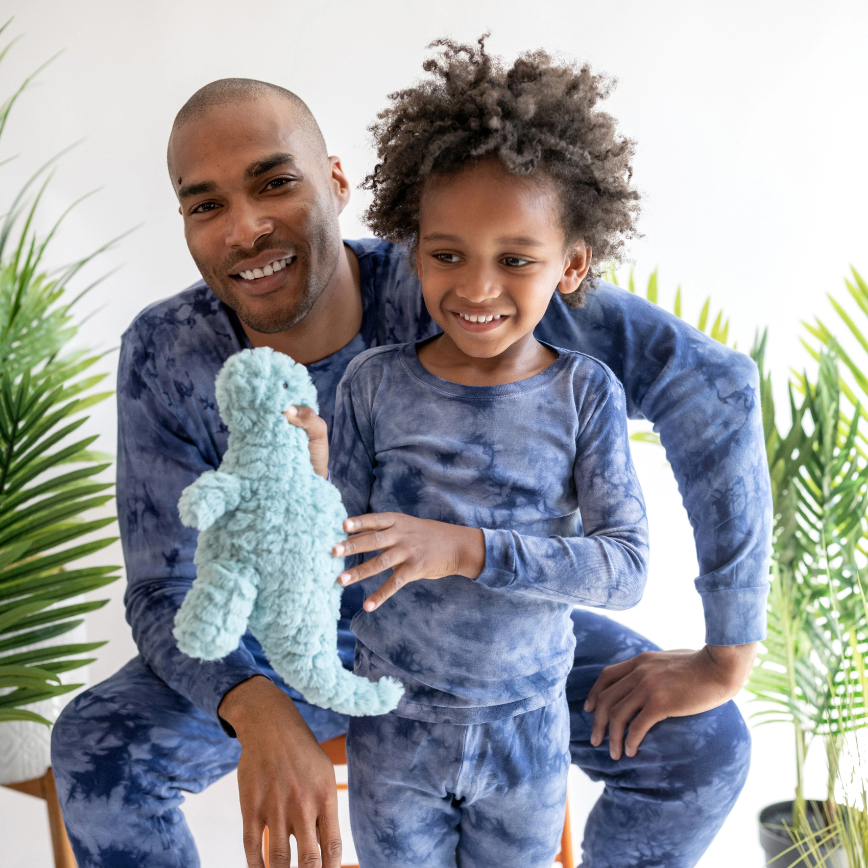 Leveret Kids 2-Piece Tie Dye Mix Cotton Snug Fit Pajama Set