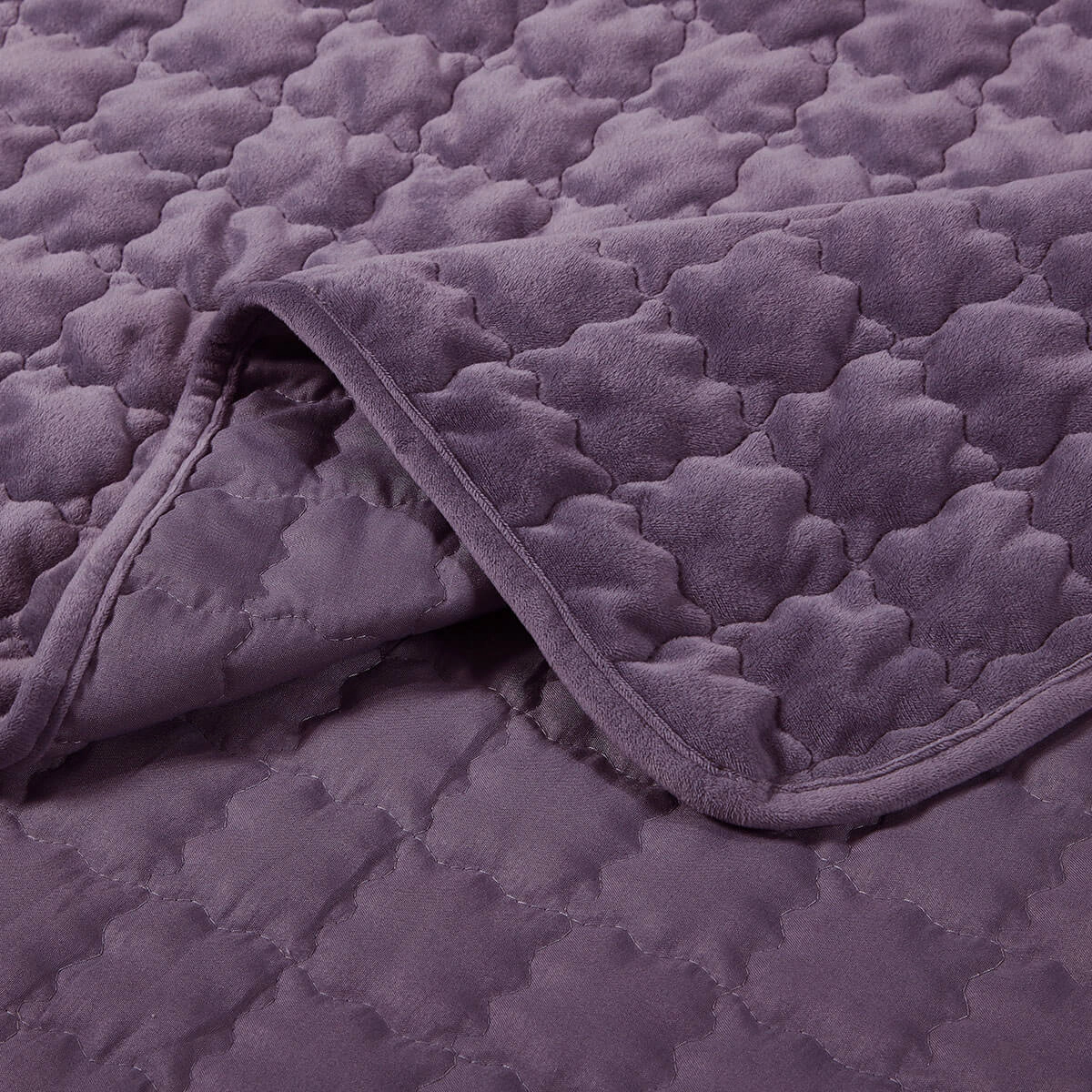 Egyptian Linens Plush Velvet Bedspread Quilt Set