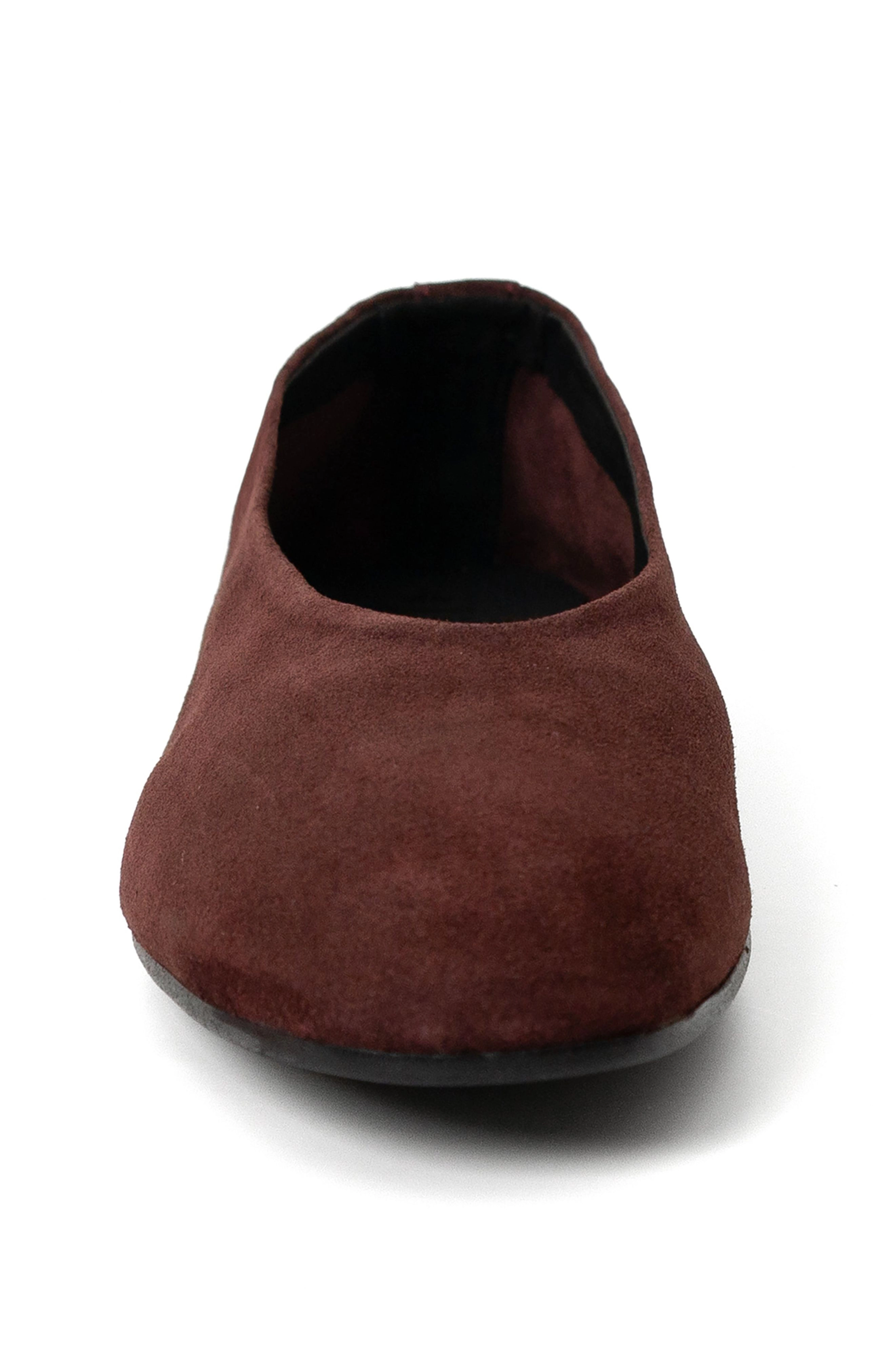 Menina Step Womens Lucrecia Suede Ballet Flat