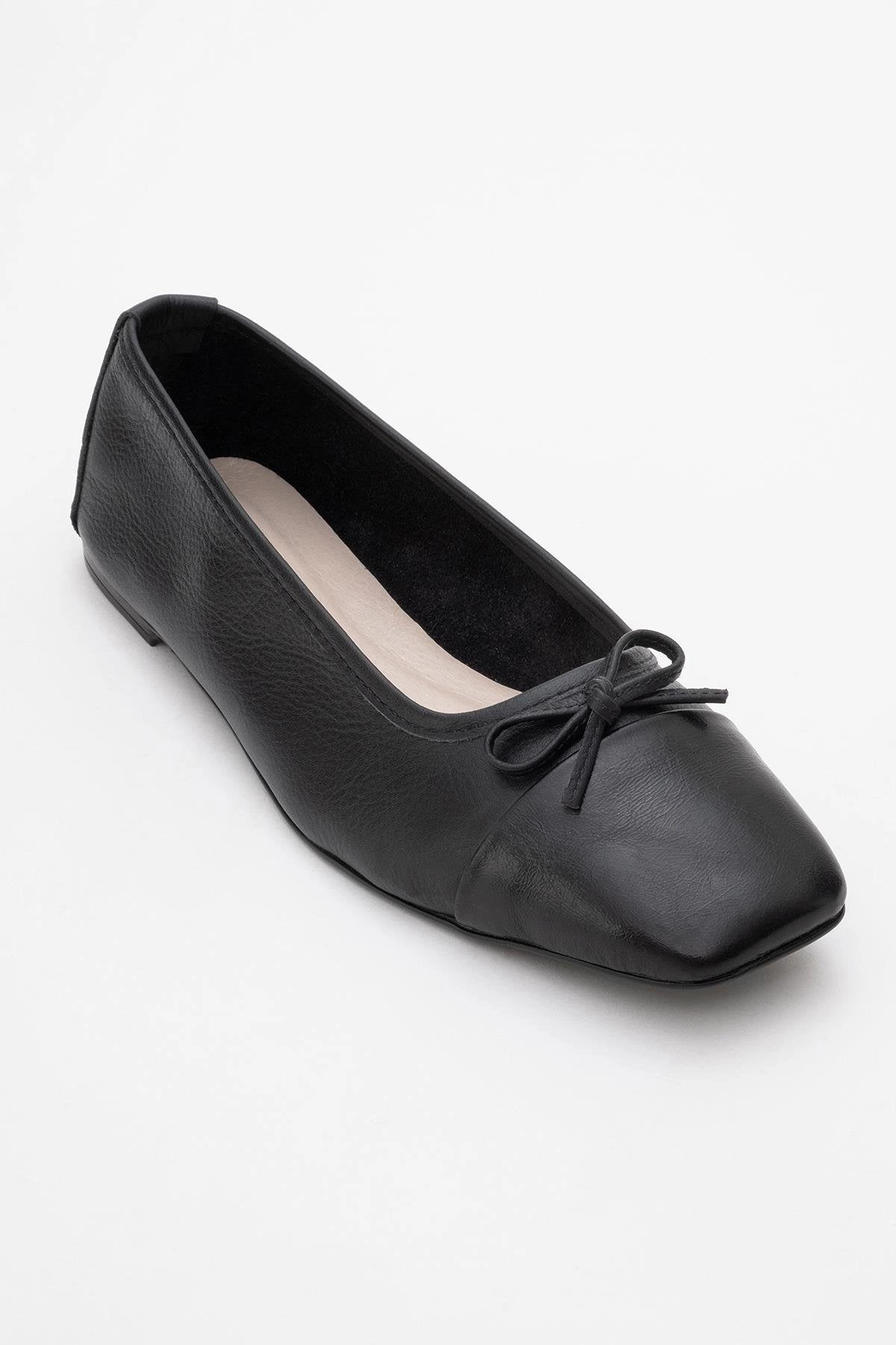 Forever & Always Womens Rony Leather Ballet Flats