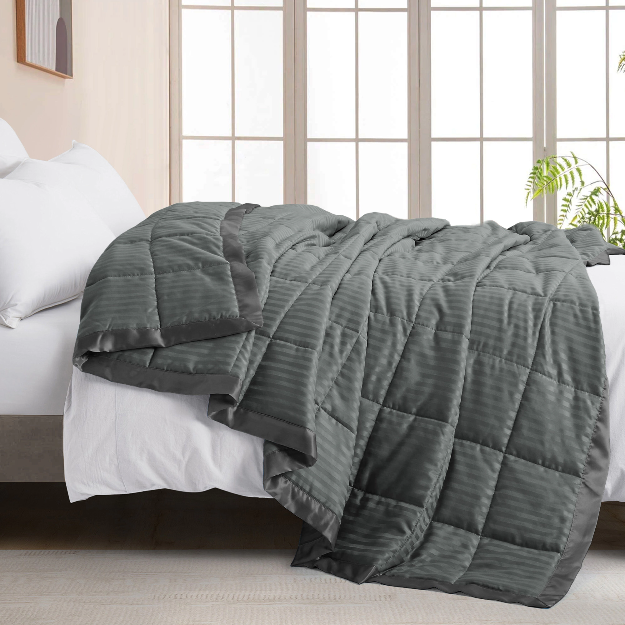 Unikome Luxurious Jacquard Super Soft Lightweight Down Alternative Blanket with Satin Trim