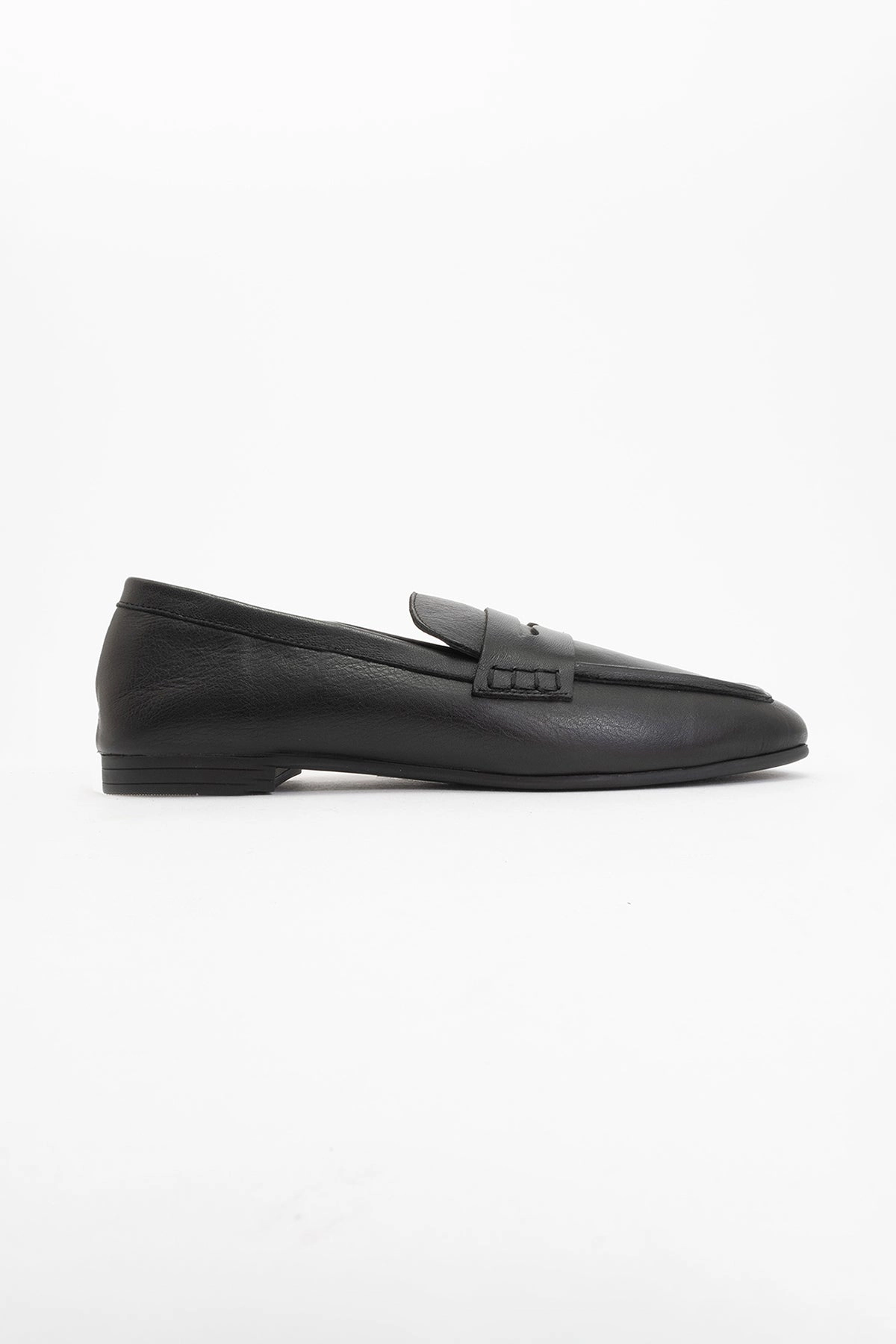 Forever & Always Womens Skye Leather Loafers