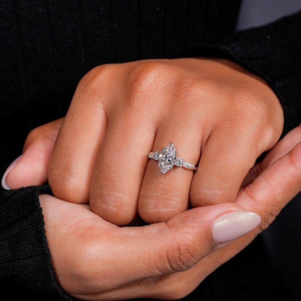 Claw Set Marquise Cubic Zirconia Proposal Ring for Women