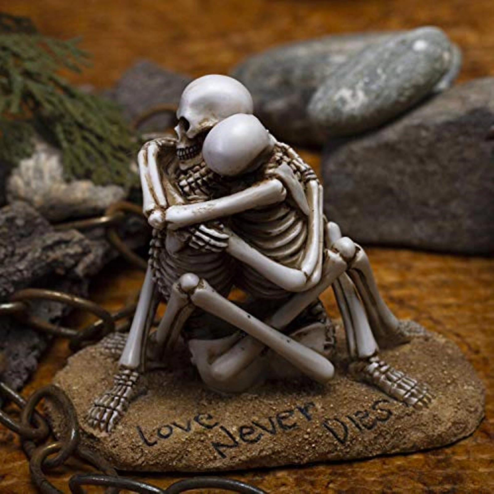 Pacific Giftware Love Never Dies Skeleton Couple Sharing an Intimate Hug Resin Figurine 6.1 inch