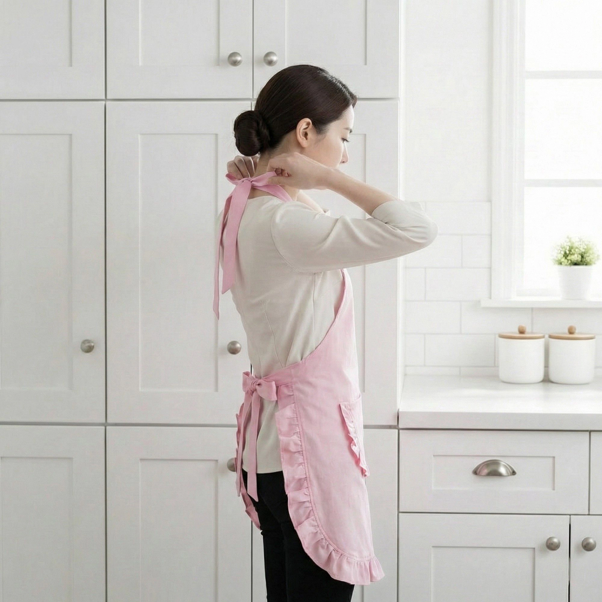 Alilang Unisex Ruffle Trim Valentine Heart Pocket Kitchen Apron with Adjustable Neck and Waist Ties