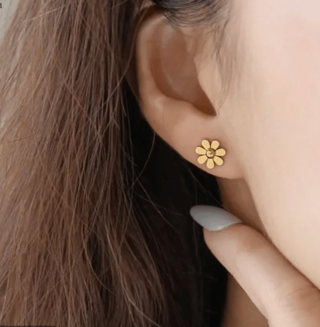 DressAtR Women's Flower Gold Plated Stud Earrings